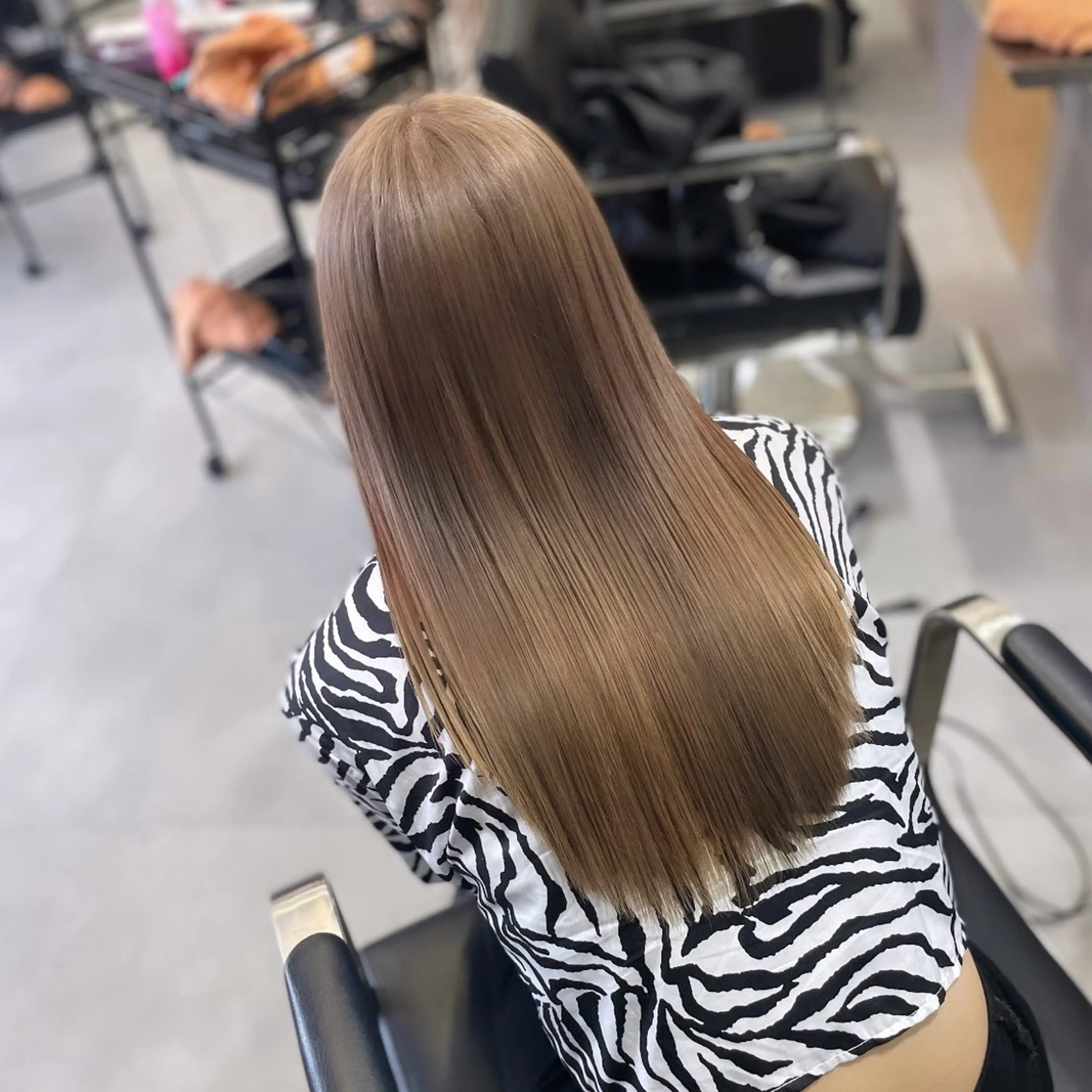 セミロング カラー ベージュカラー 透明感カラー ホワイトベージュ カット ヘアカラー Rui/透明感カラー 暖色/レイヤーカットのヘアスタイル