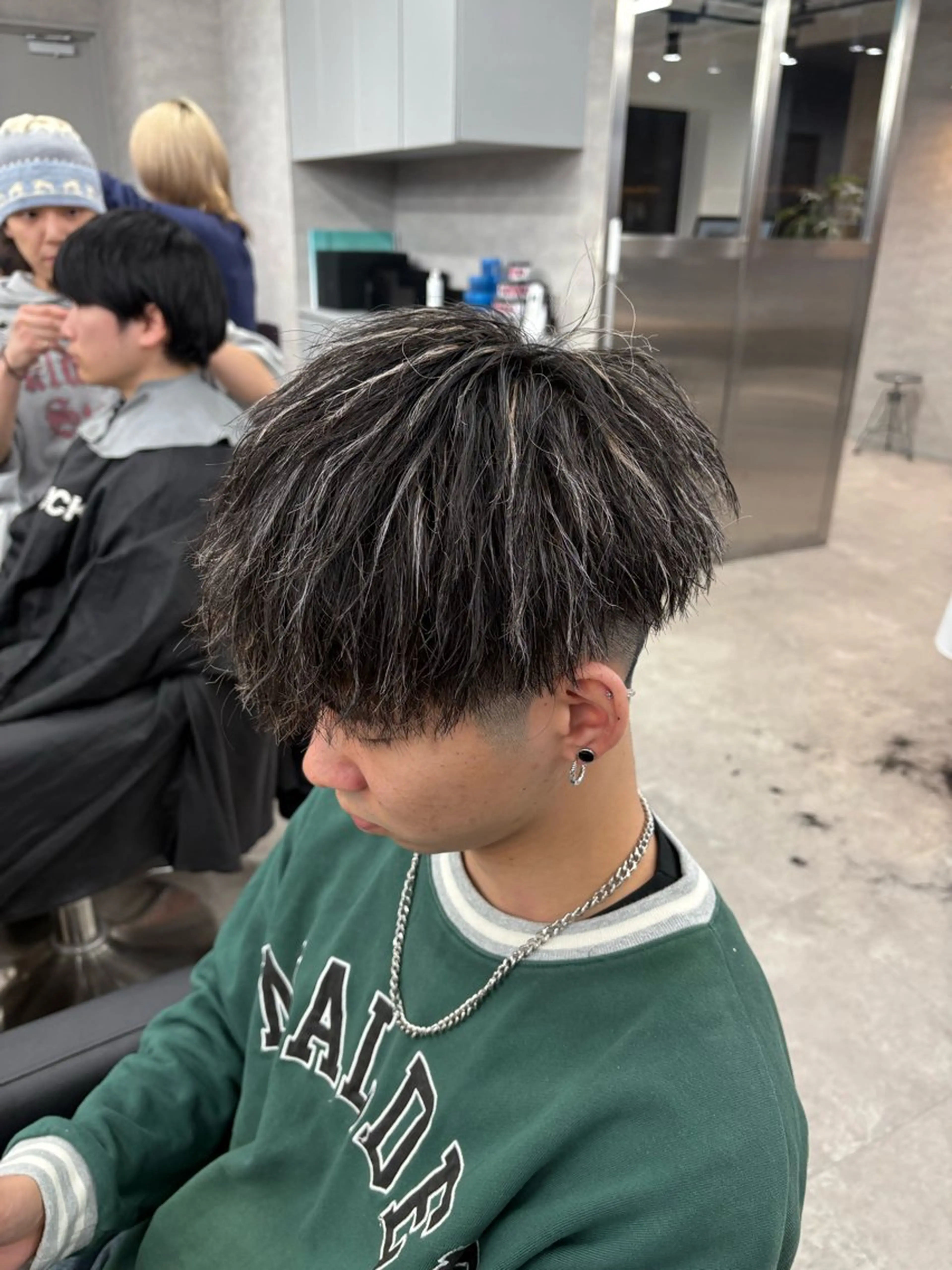 カラー パーマ カット パーマ トリートメント ヘッドスパ ヘアセット 💎メンズ特化💎 tomokiのヘアスタイル