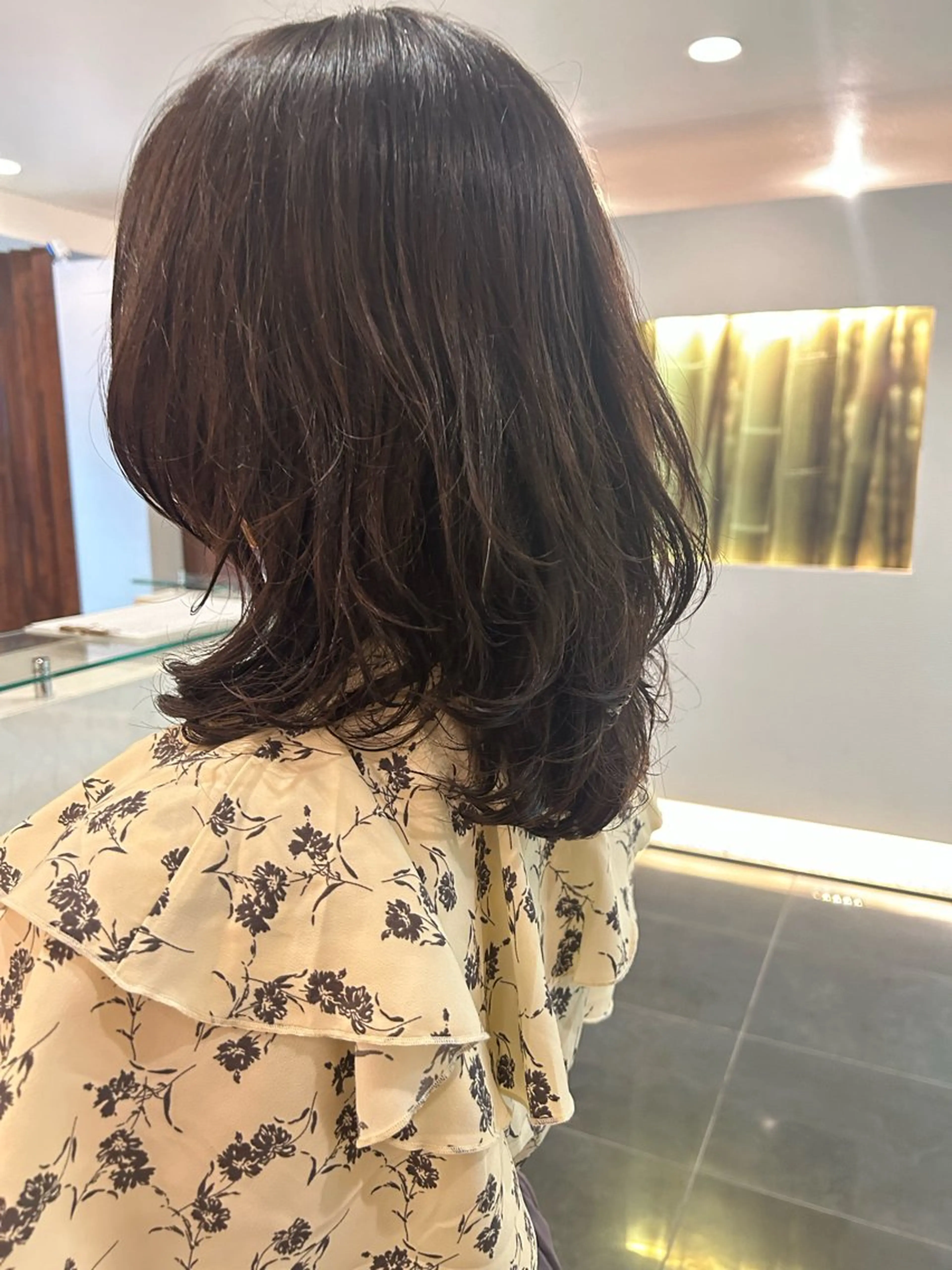 セミロング カラー パーマ セミロングパーマ レイヤーカット チーフデザイナー 若林　麻衣のヘアスタイル