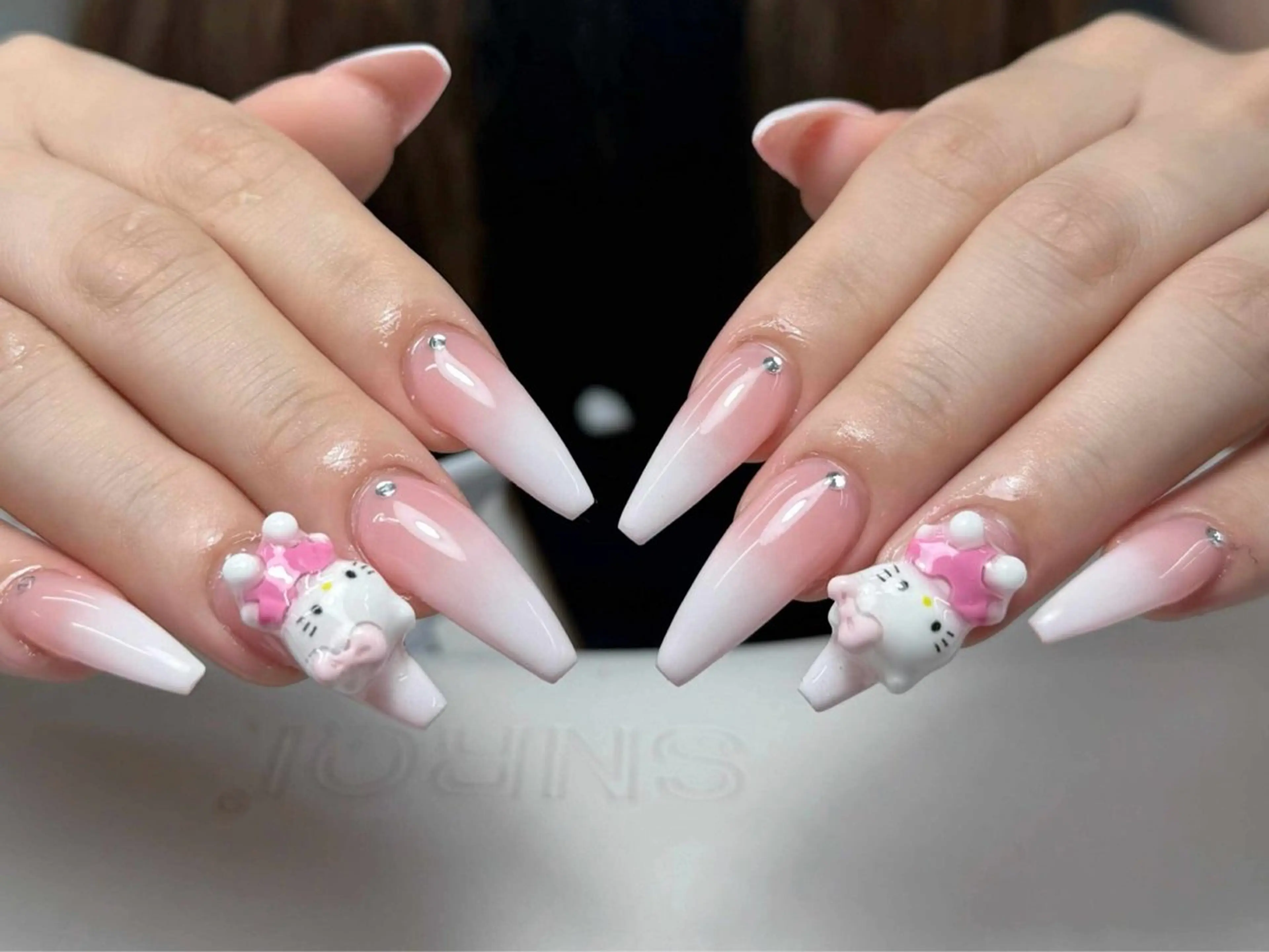 ネイル ハンドネイル ハンドケア Nova Nail Salonのネイルデザイン