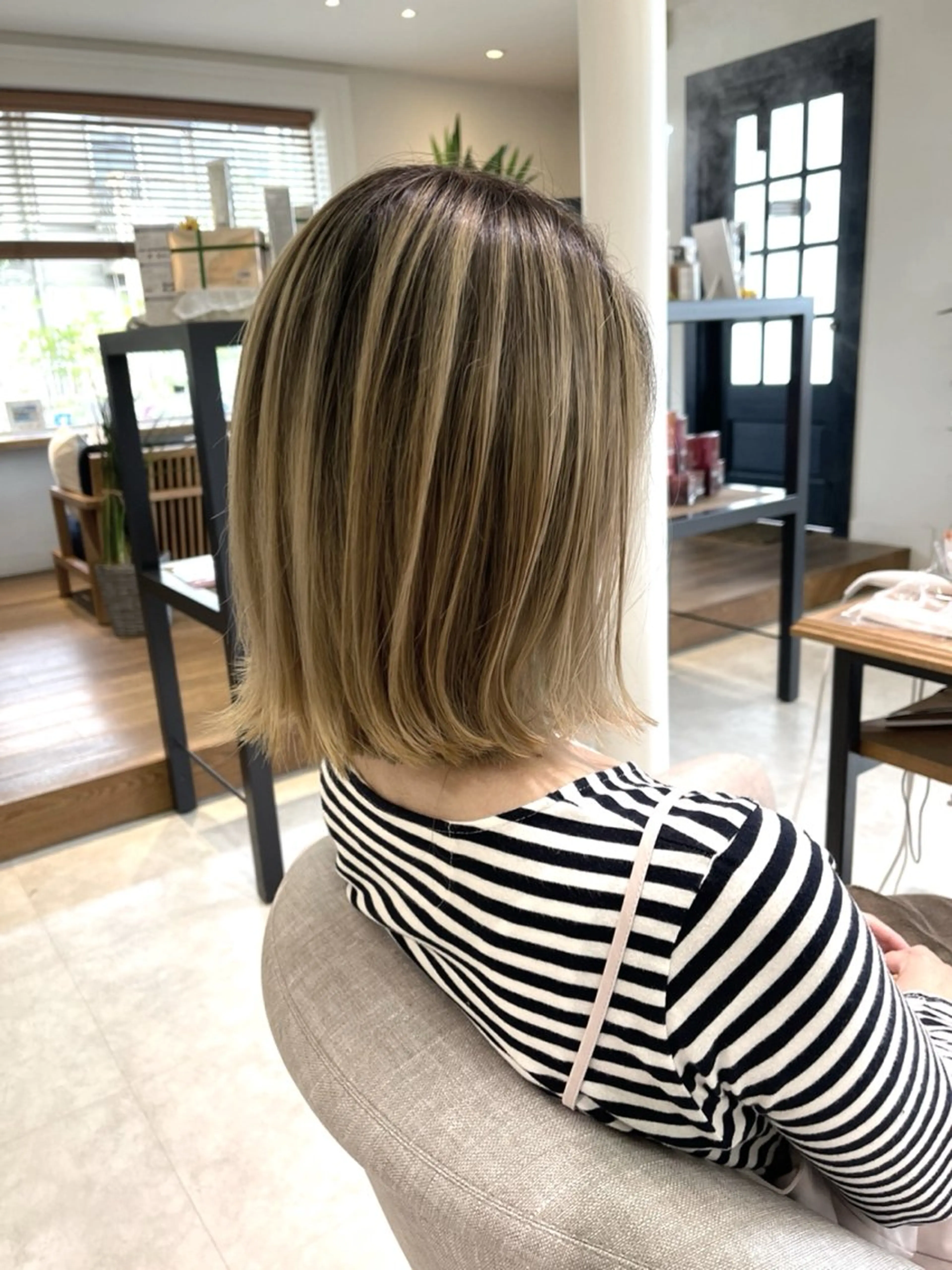 ミディアム 秋元 直人のヘアスタイル