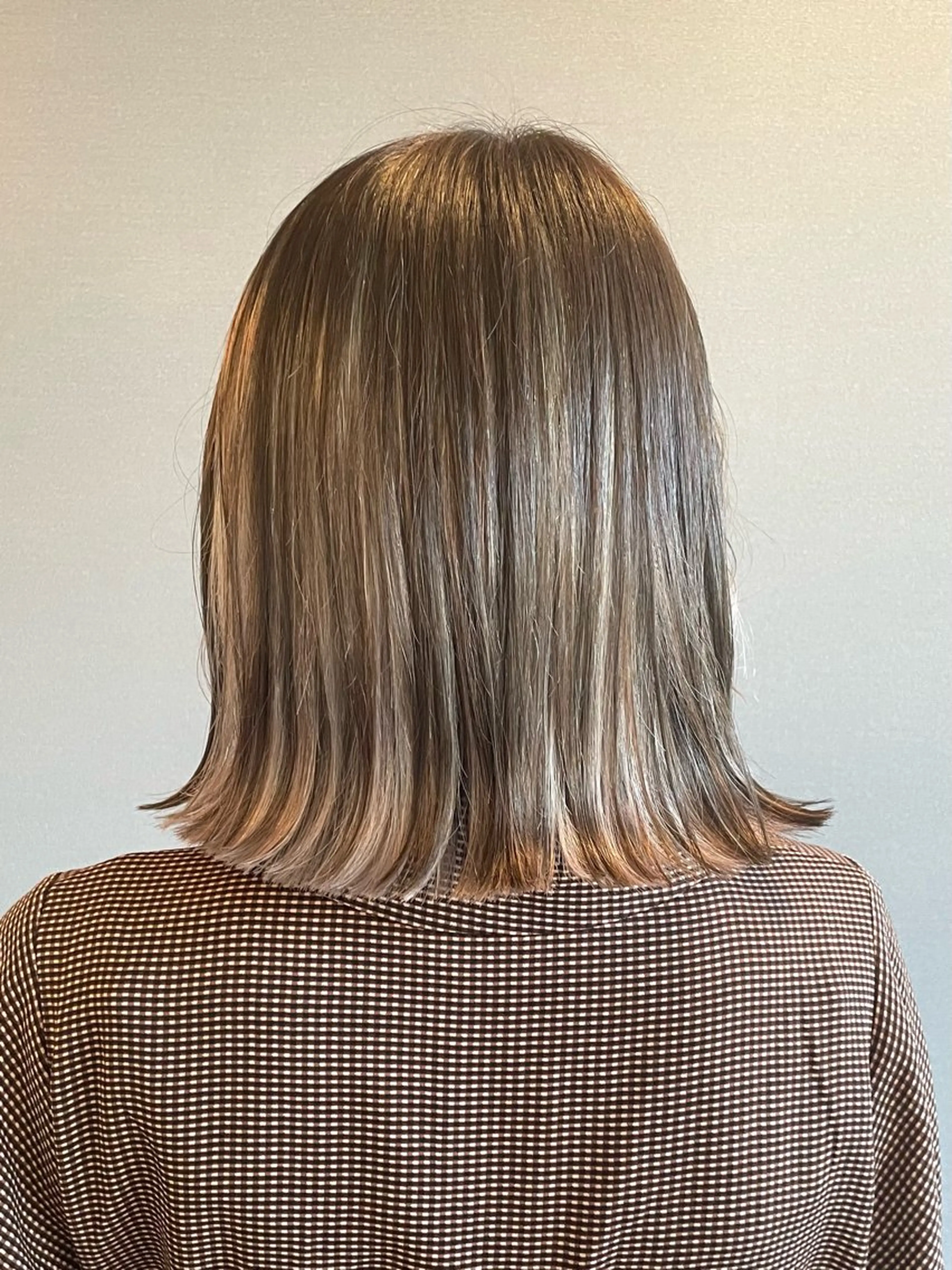 ショート カラー ベージュカラー インナーカラー ボブ ヘアカラー トリートメント kitin  吉祥寺 山岸花のヘアスタイル