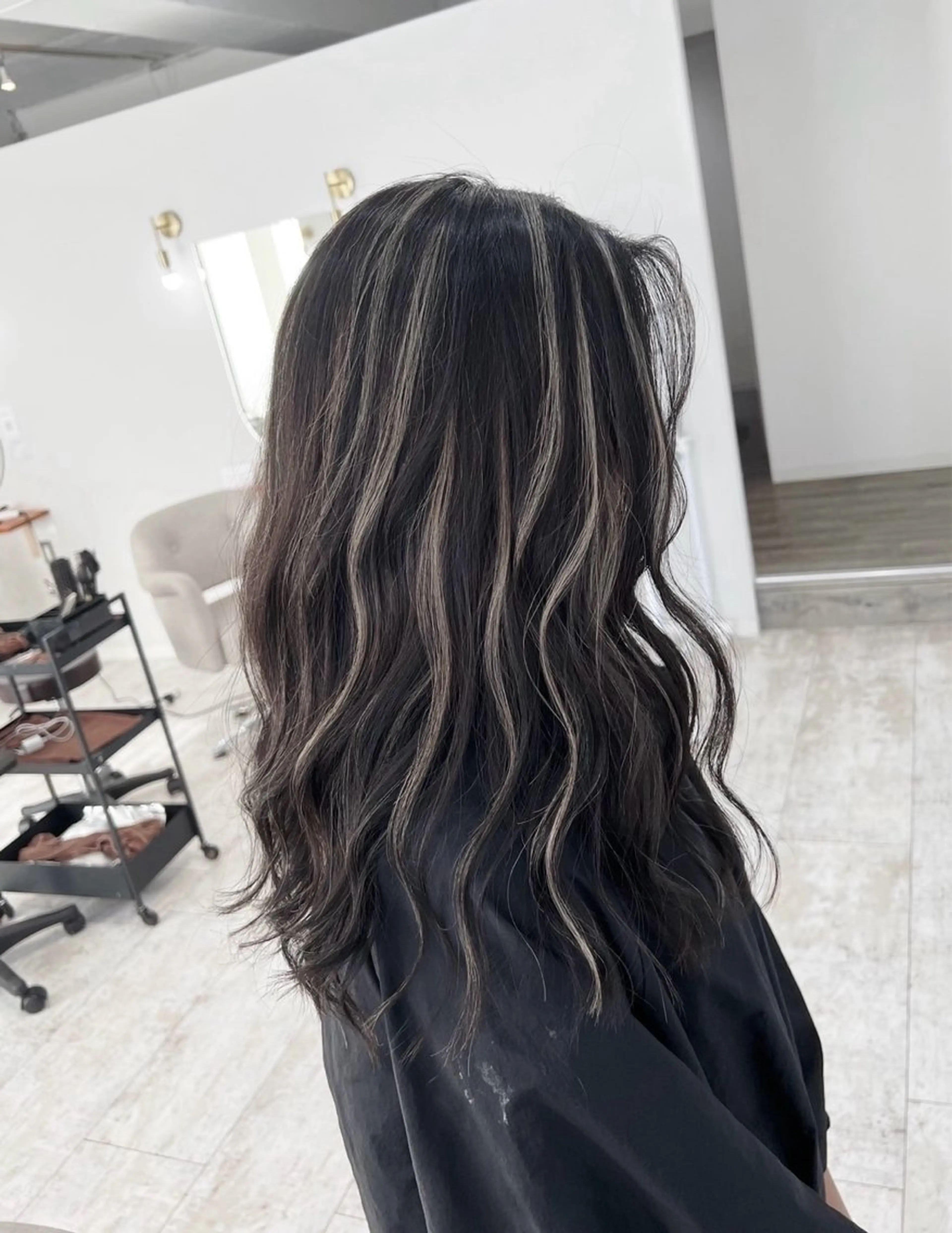 セミロング カラー ブラウンカラー ダークブラウン ハイライトカラー ハイライト ヘアカラー トリートメント 指名数No.1 /NAOYAのヘアスタイル