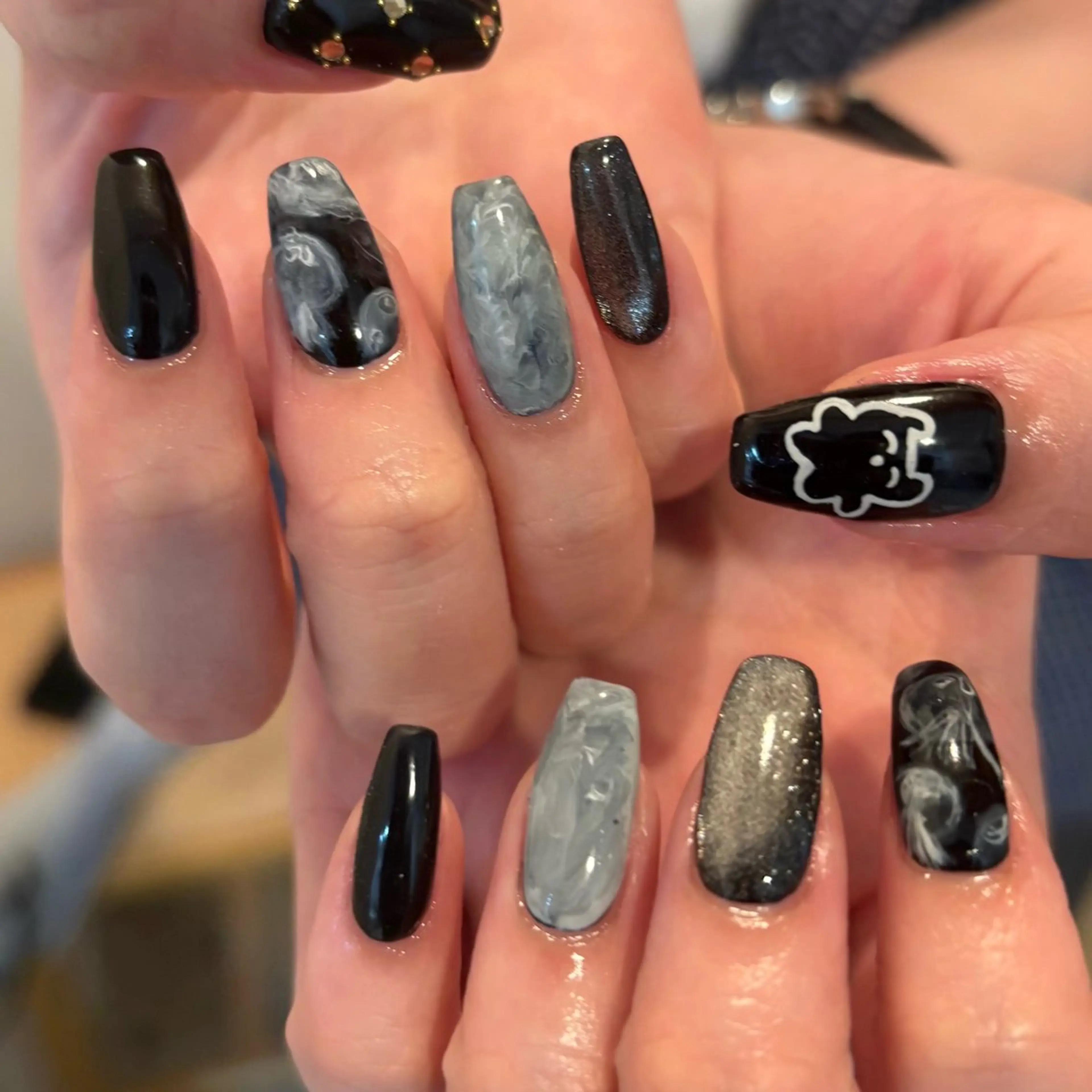 ネイル ハンドネイル フットネイル yuri / 個性派nailのネイルデザイン