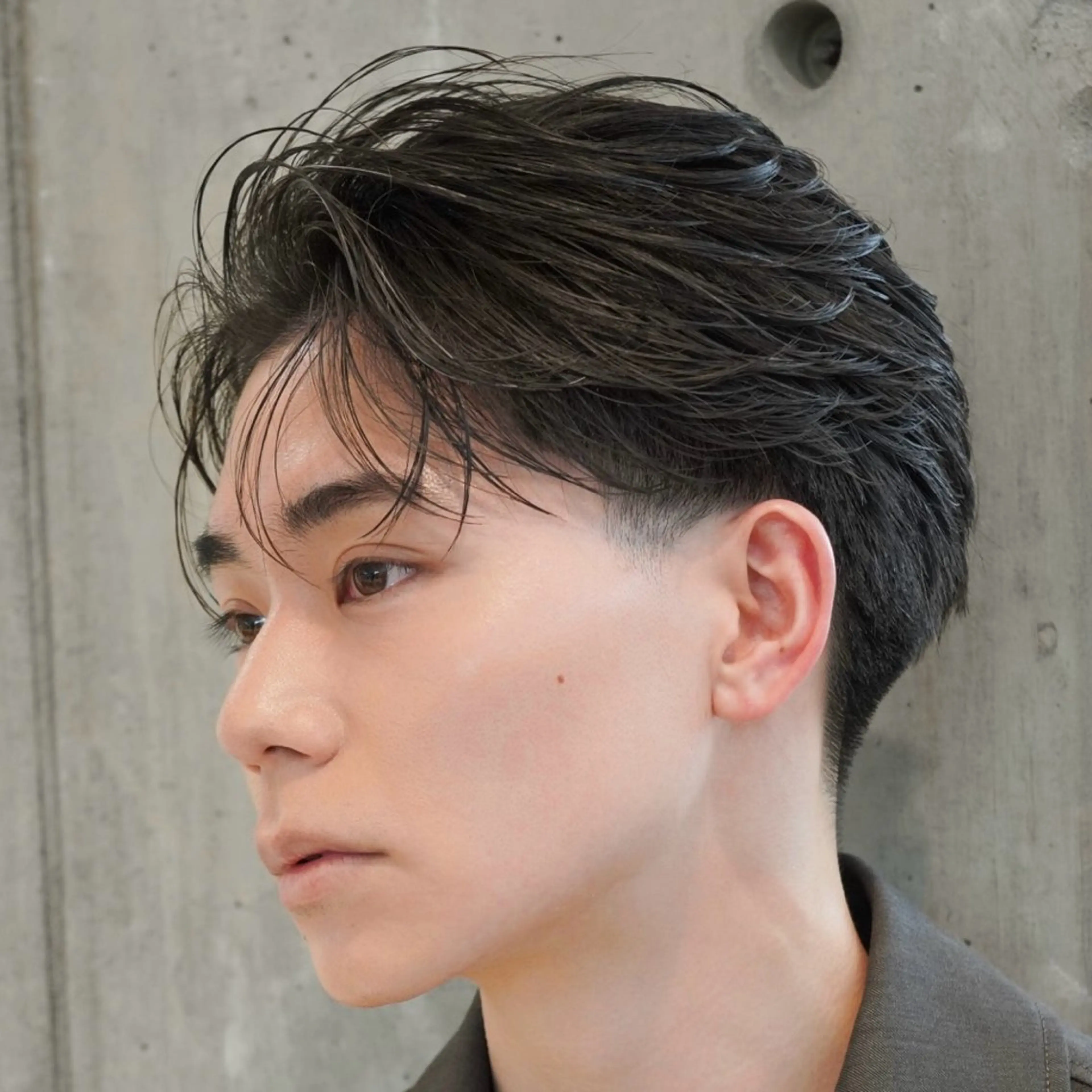 ショート パーマ メンズ 丸山 哲史のヘアスタイル