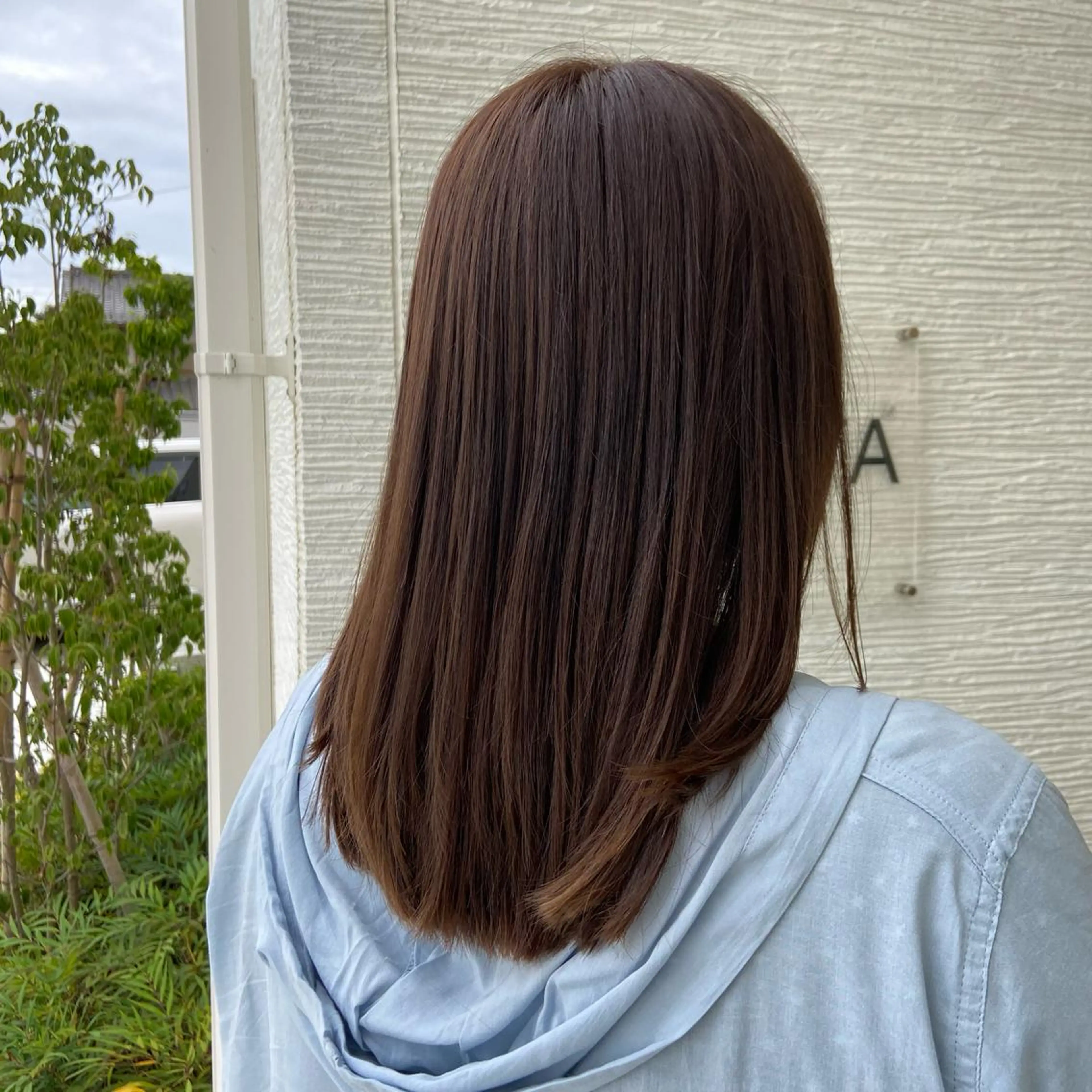 セミロング 岩﨑 智穂のヘアスタイル