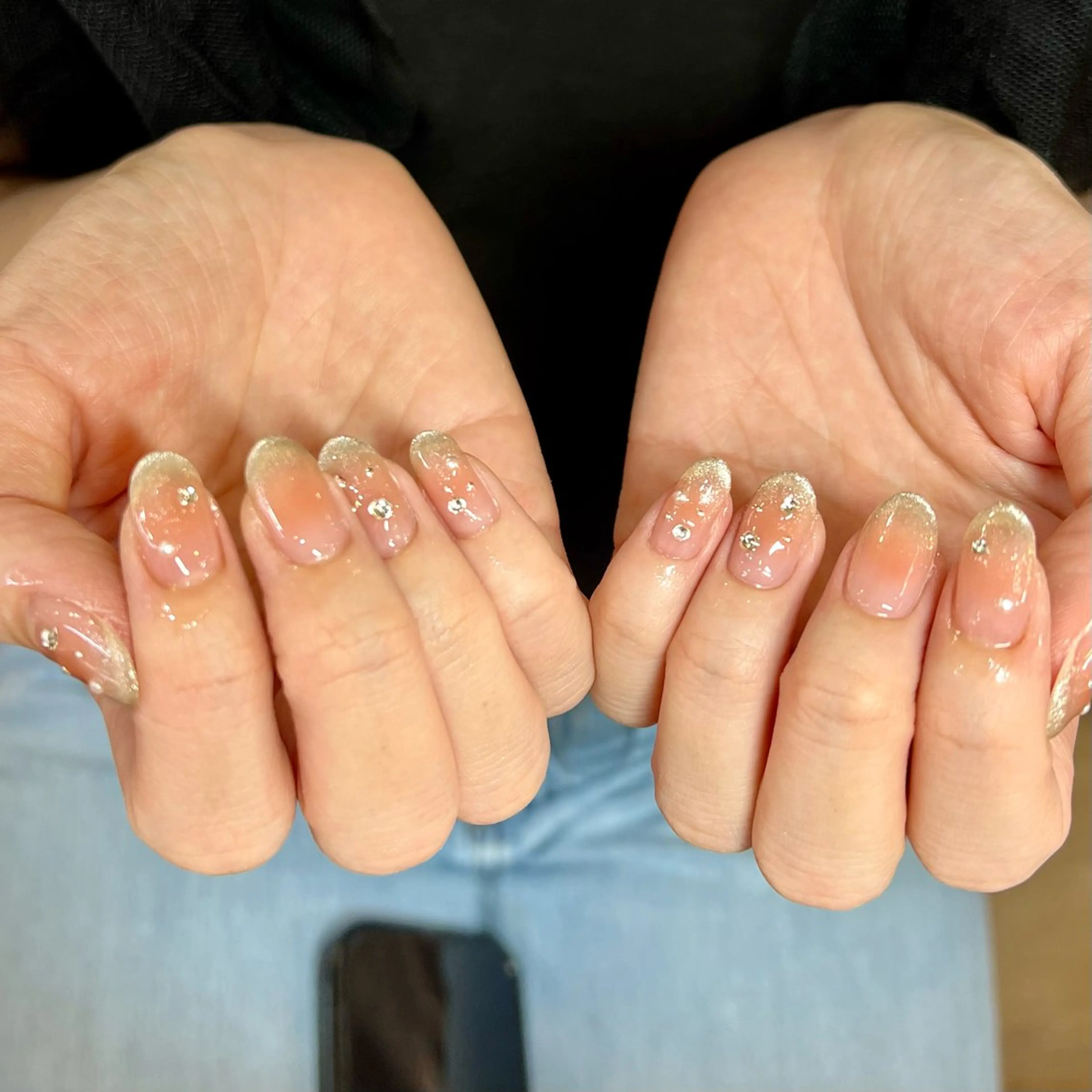 ネイル チークネイル 新井 風花のネイルデザイン