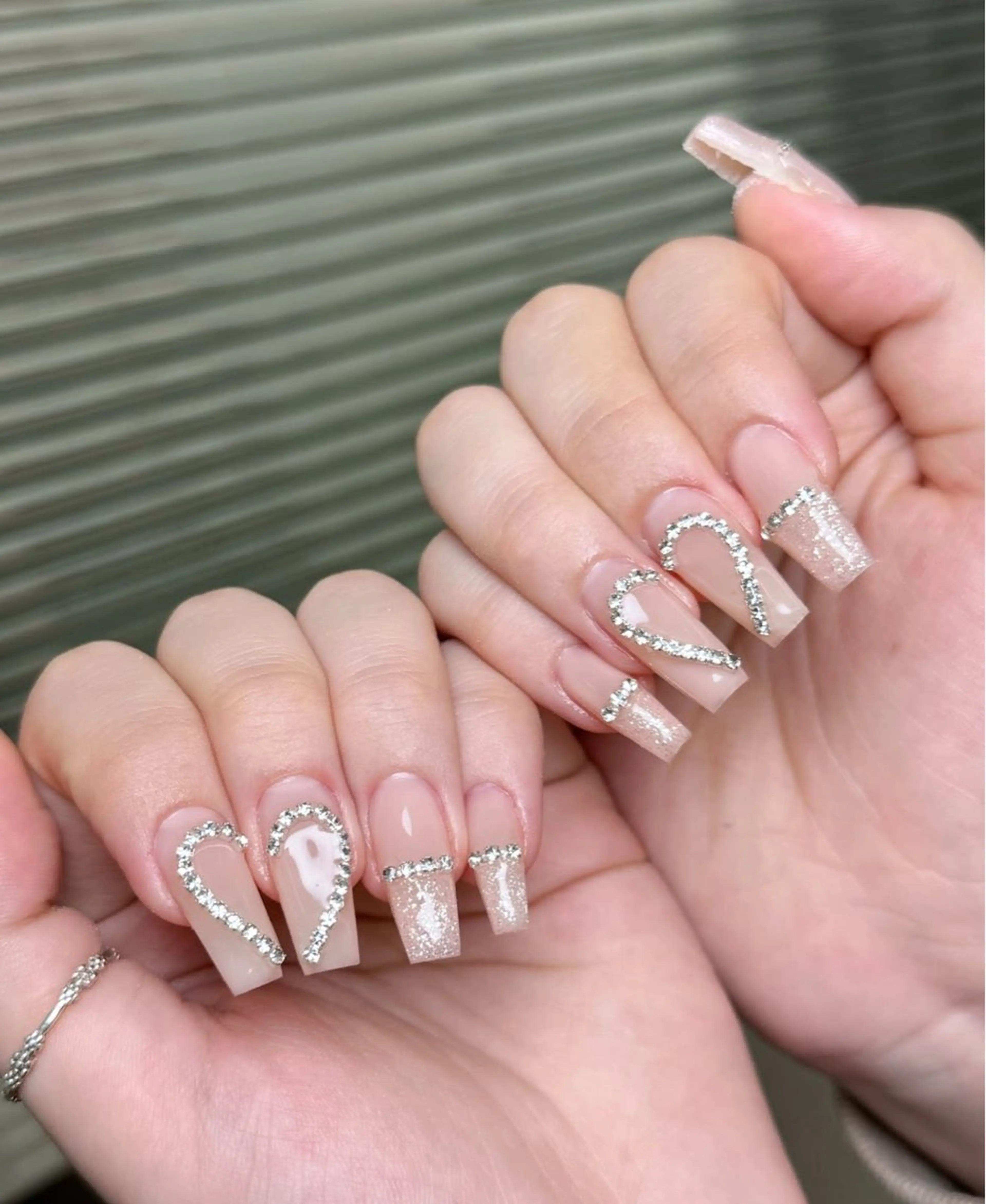 ネイル アニマル柄 オーロラネイル チークネイル フラッシュネイル ジェルネイル ハンドネイル Lyna 池袋のネイルデザイン