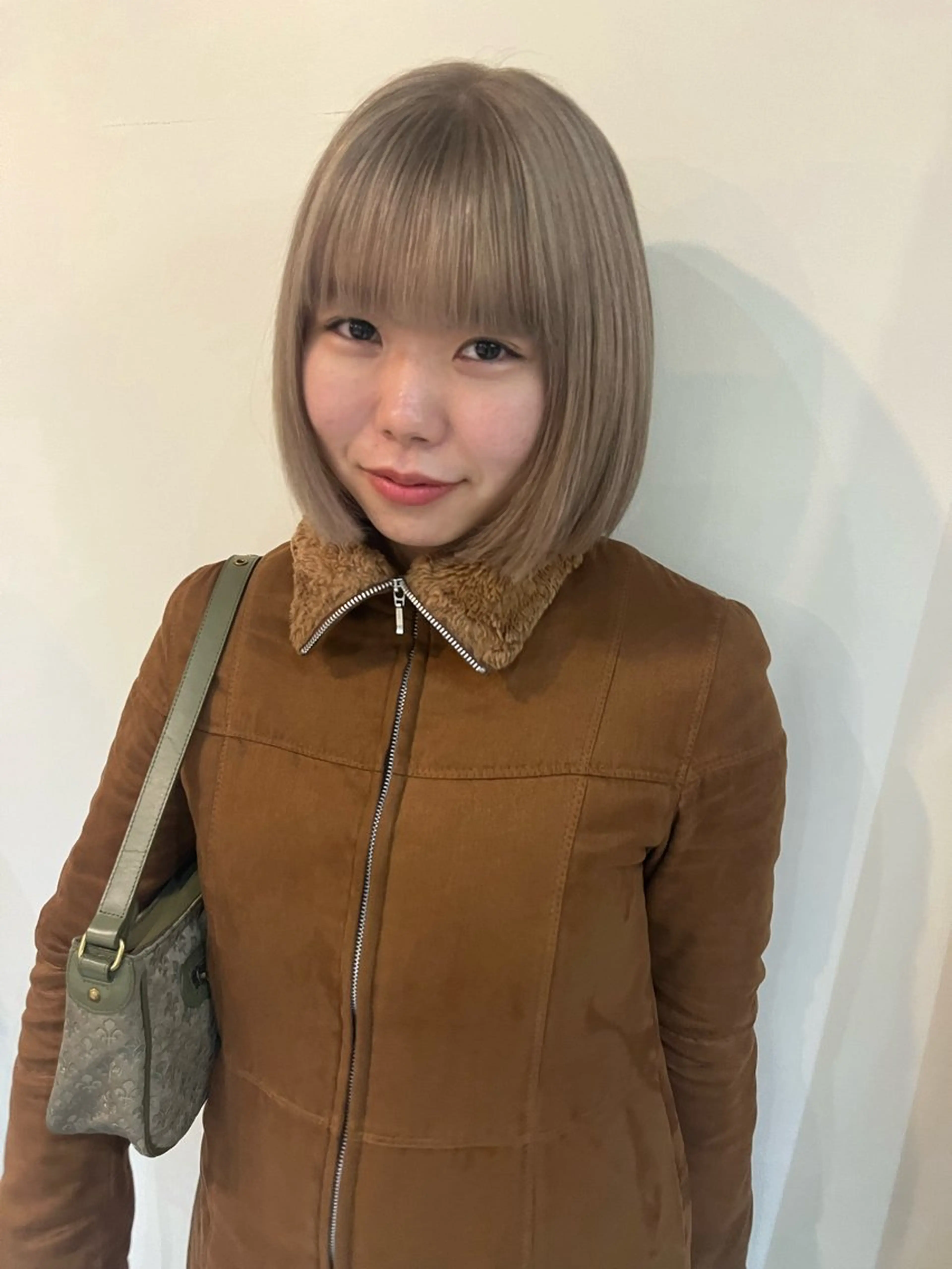 ショート ケアカラー レイヤーカット\ウル フ　chinatsuのヘアスタイル