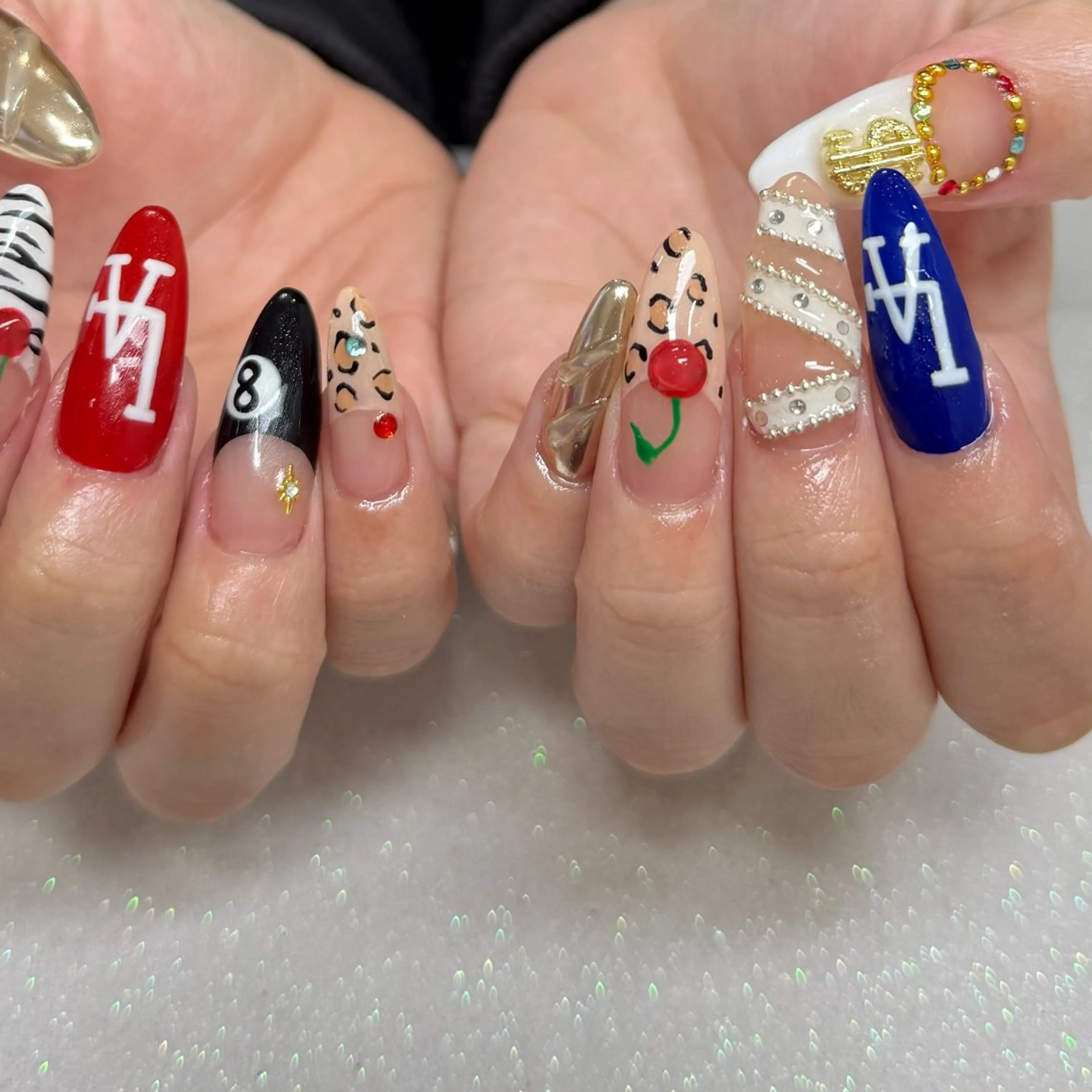 ネイル ハンドネイル VIERU 🌈🎀💖のネイルデザイン