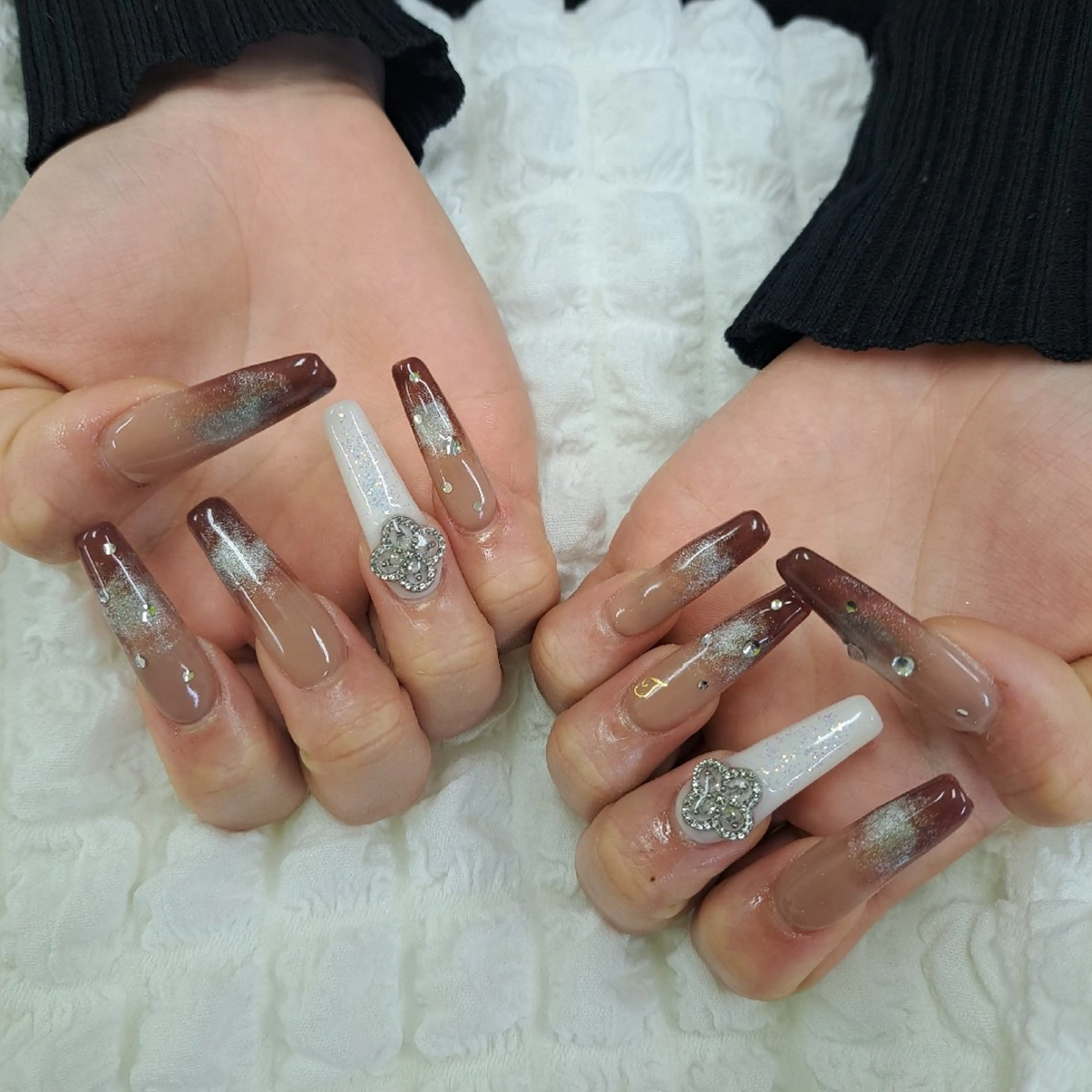 ネイル チークネイル フレンチネイル ジェルネイル ガーリー ハート 河野ちえ (雑誌掲載サロン)のネイルデザイン