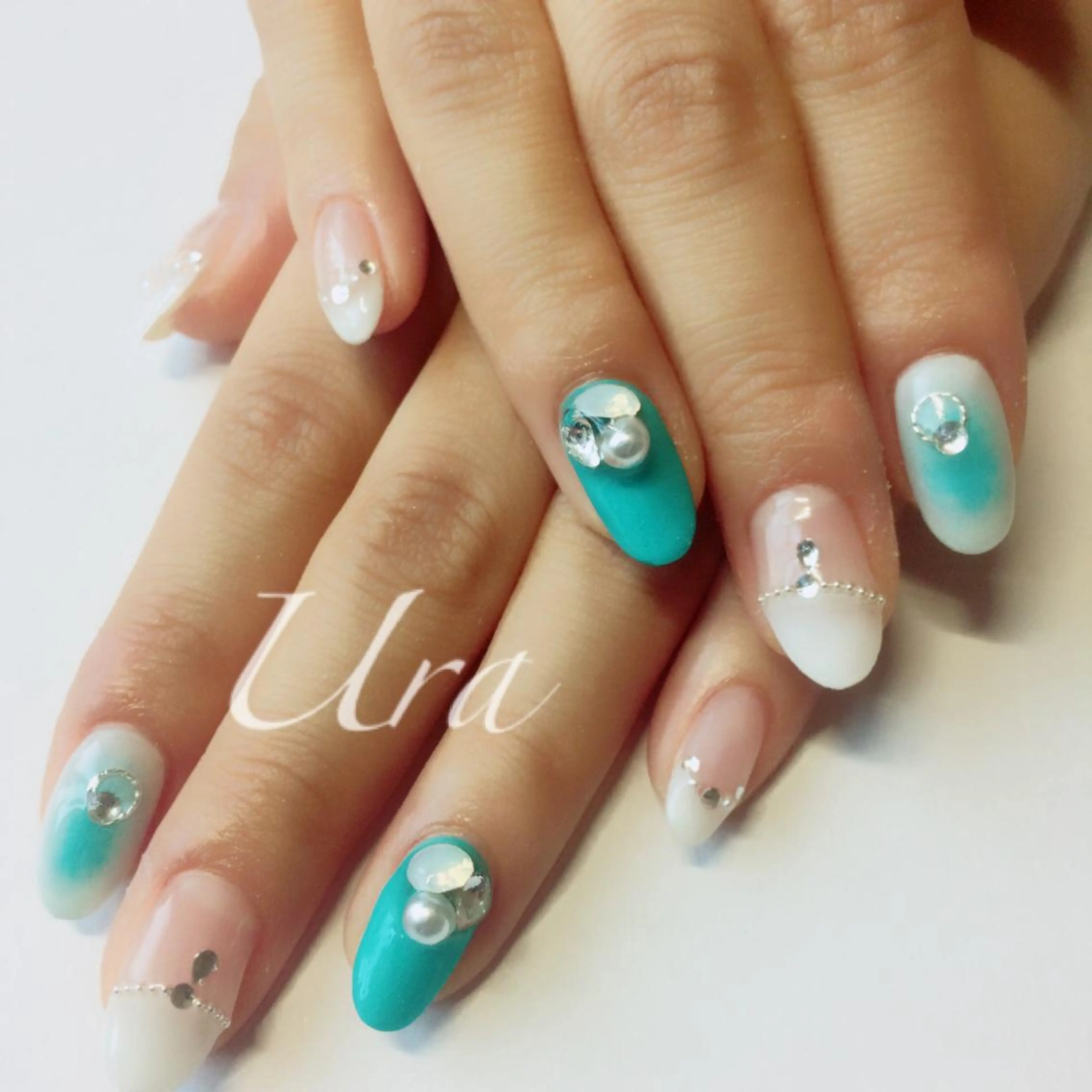 ネイル UrakoNail 《nail》のネイルデザイン