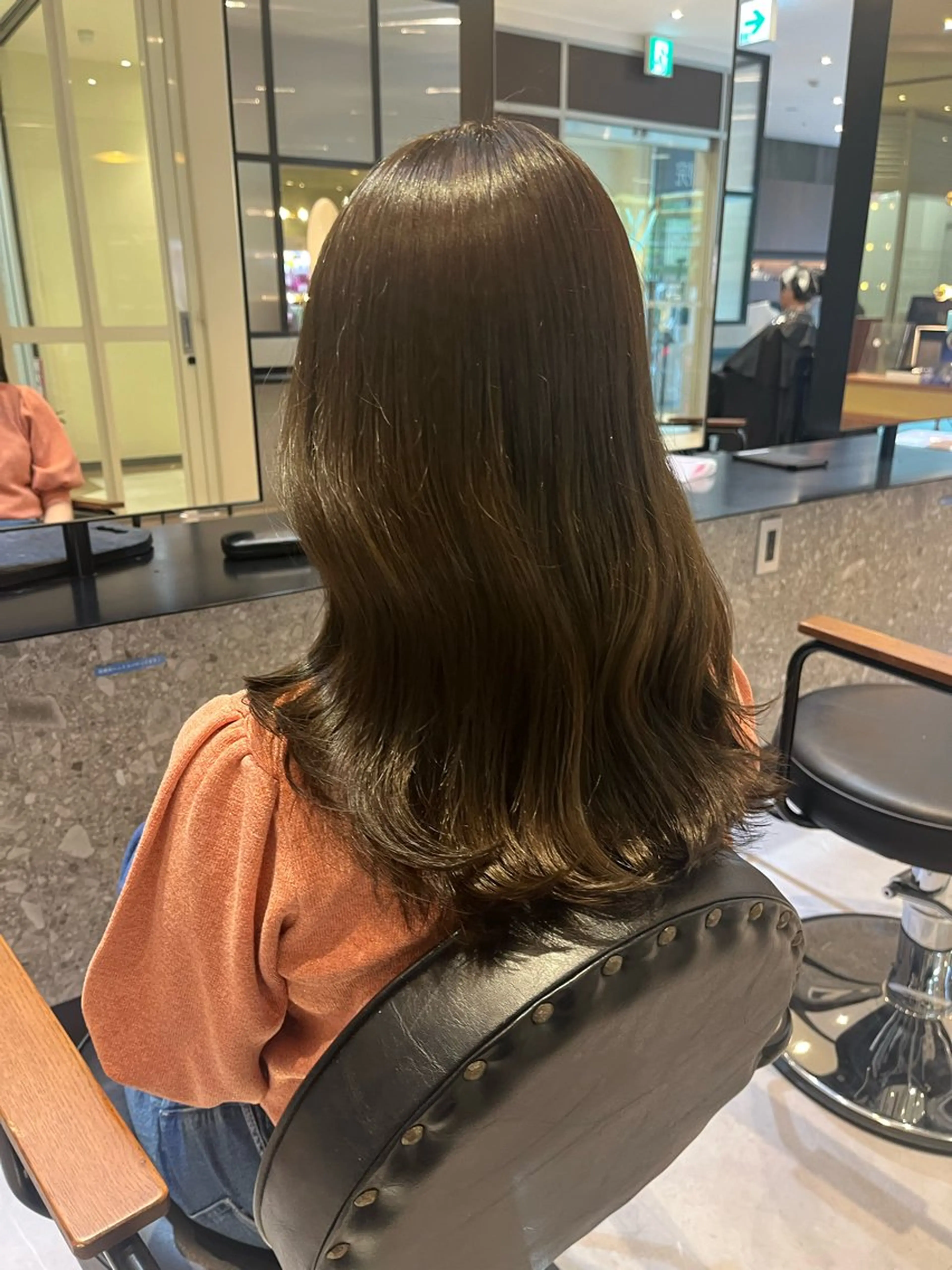 セミロング 韓国ヘア🇰🇷/ みずき/レイヤーのヘアスタイル