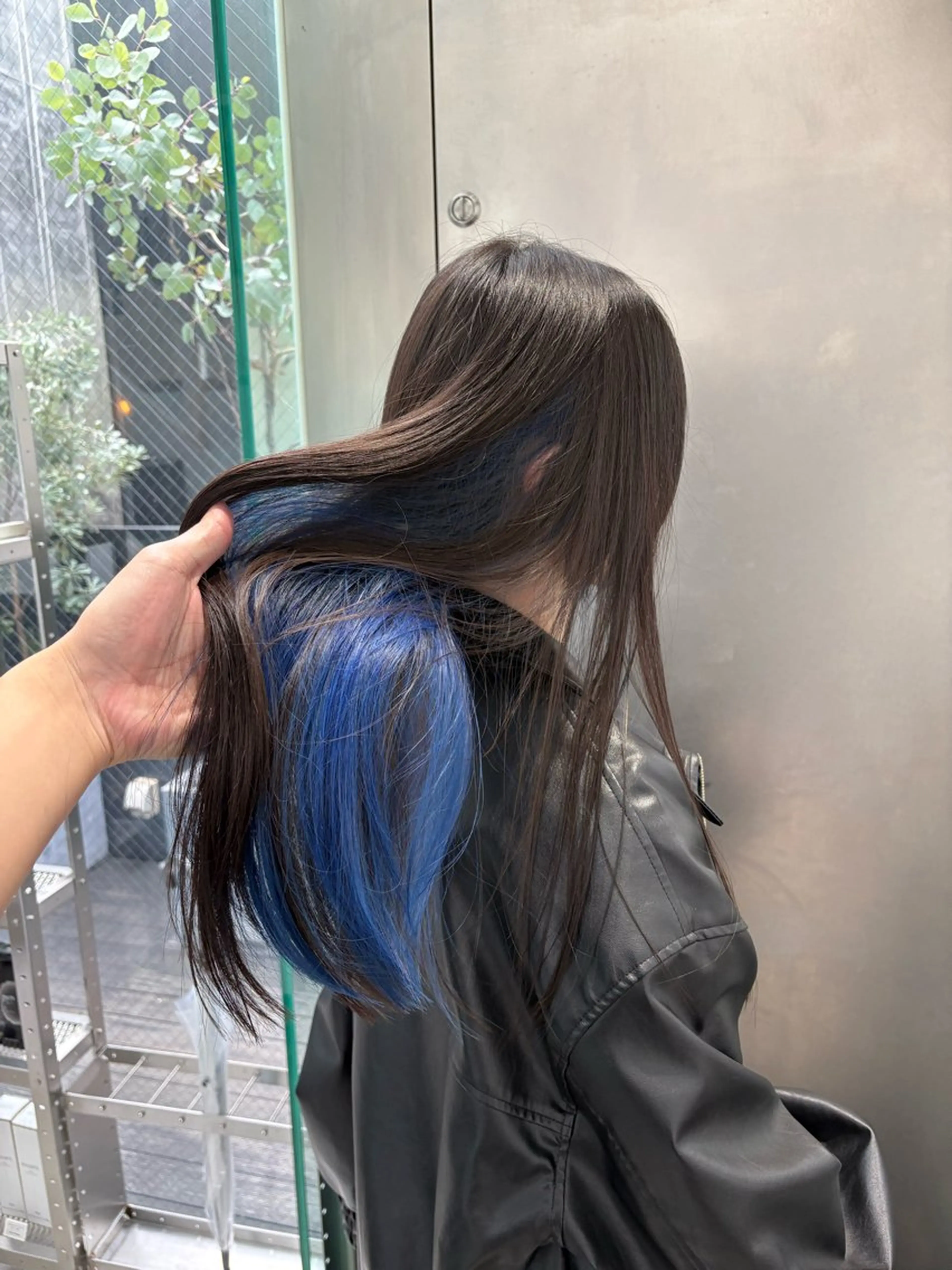 ロング カラー ブルーカラー mao/天神ブリーチ ハイトーンカラーのヘアスタイル