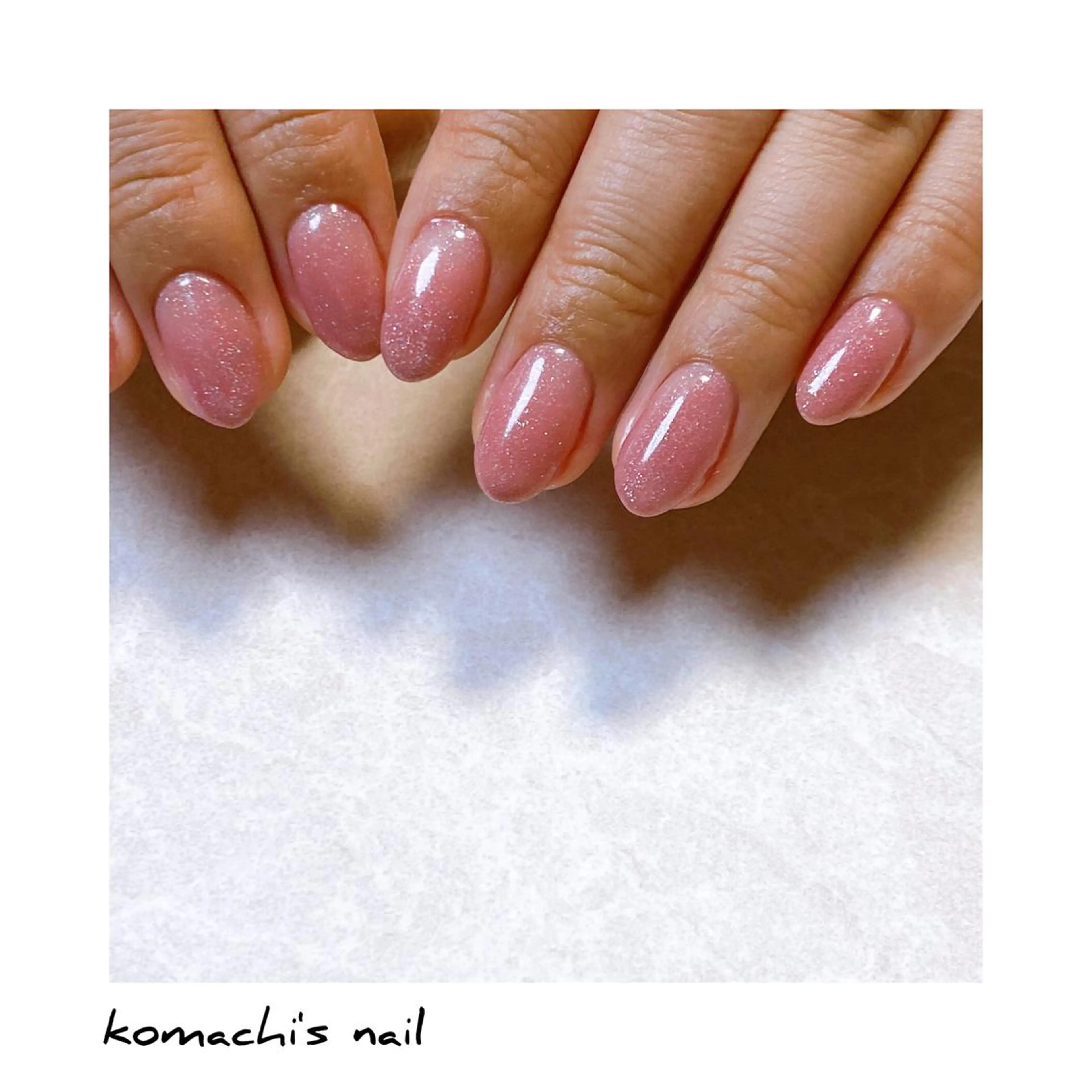 ネイル ラメ(グリッター) ワンカラーネイル ピンク akita kazumiのネイルデザイン