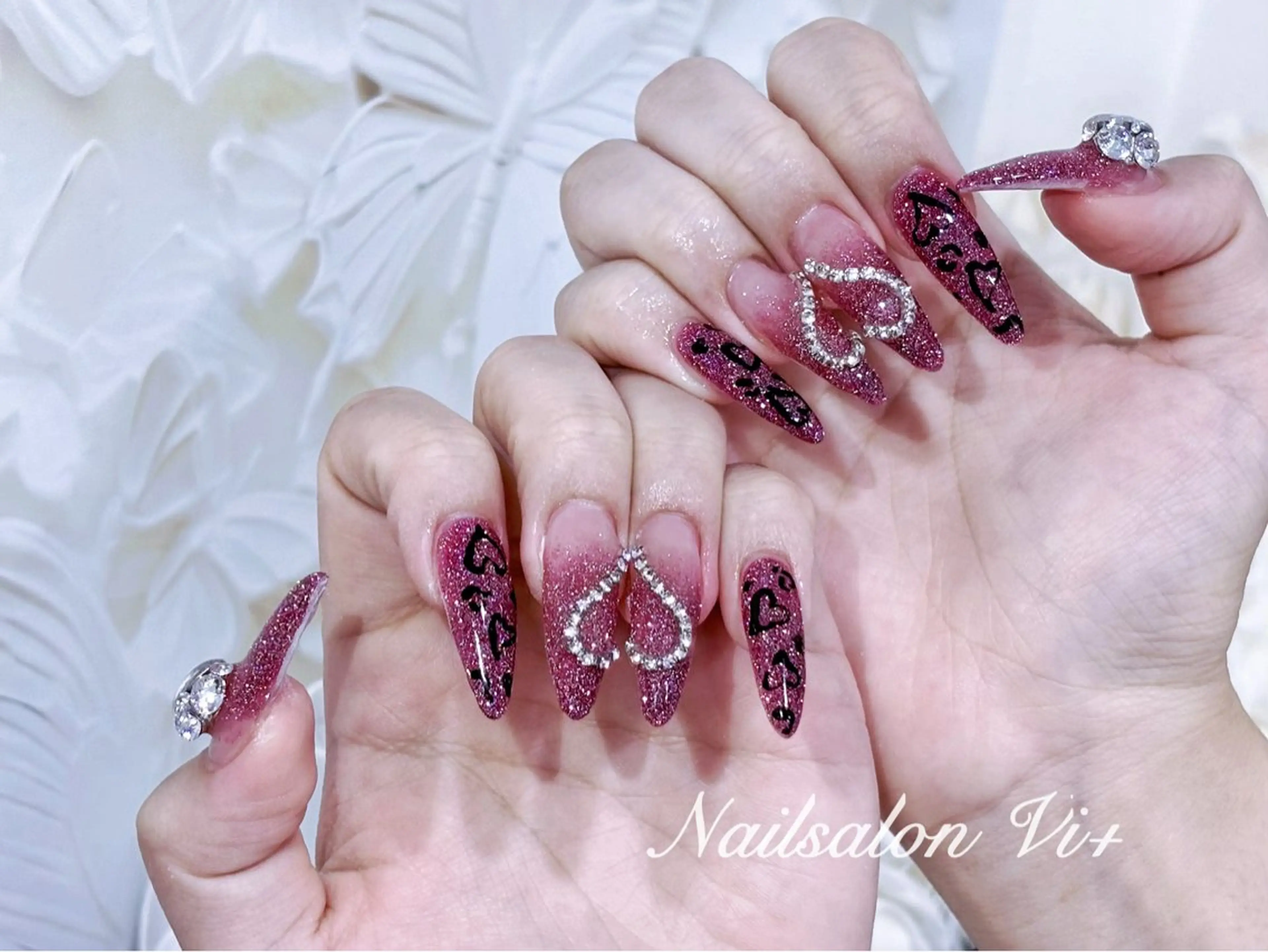 ネイル Nailsalon Vi+ももか🩷のネイルデザイン