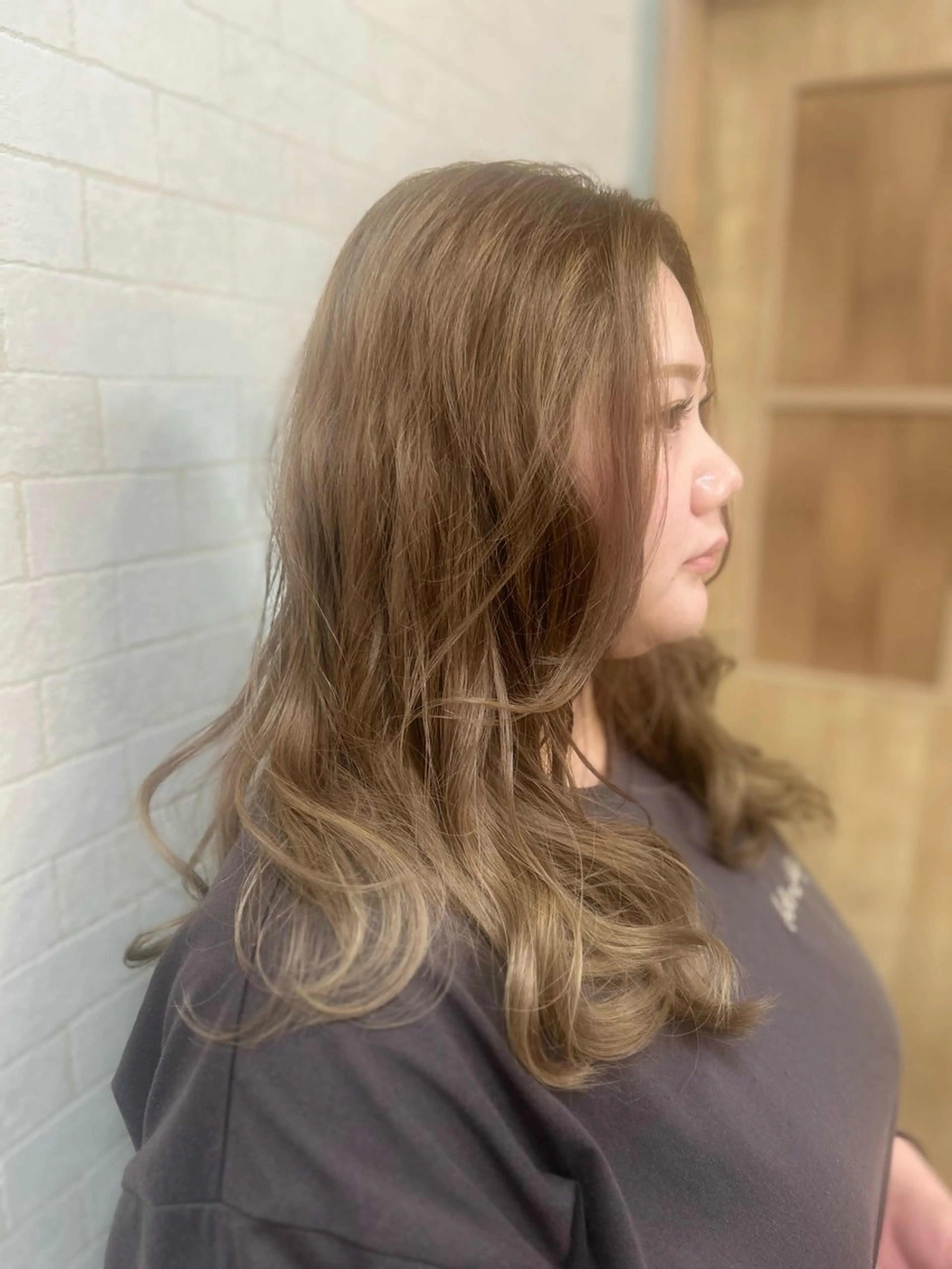 ロング カラー ブリーチ グレージュ カット ヘアカラー 瀧 葉月のヘアスタイル