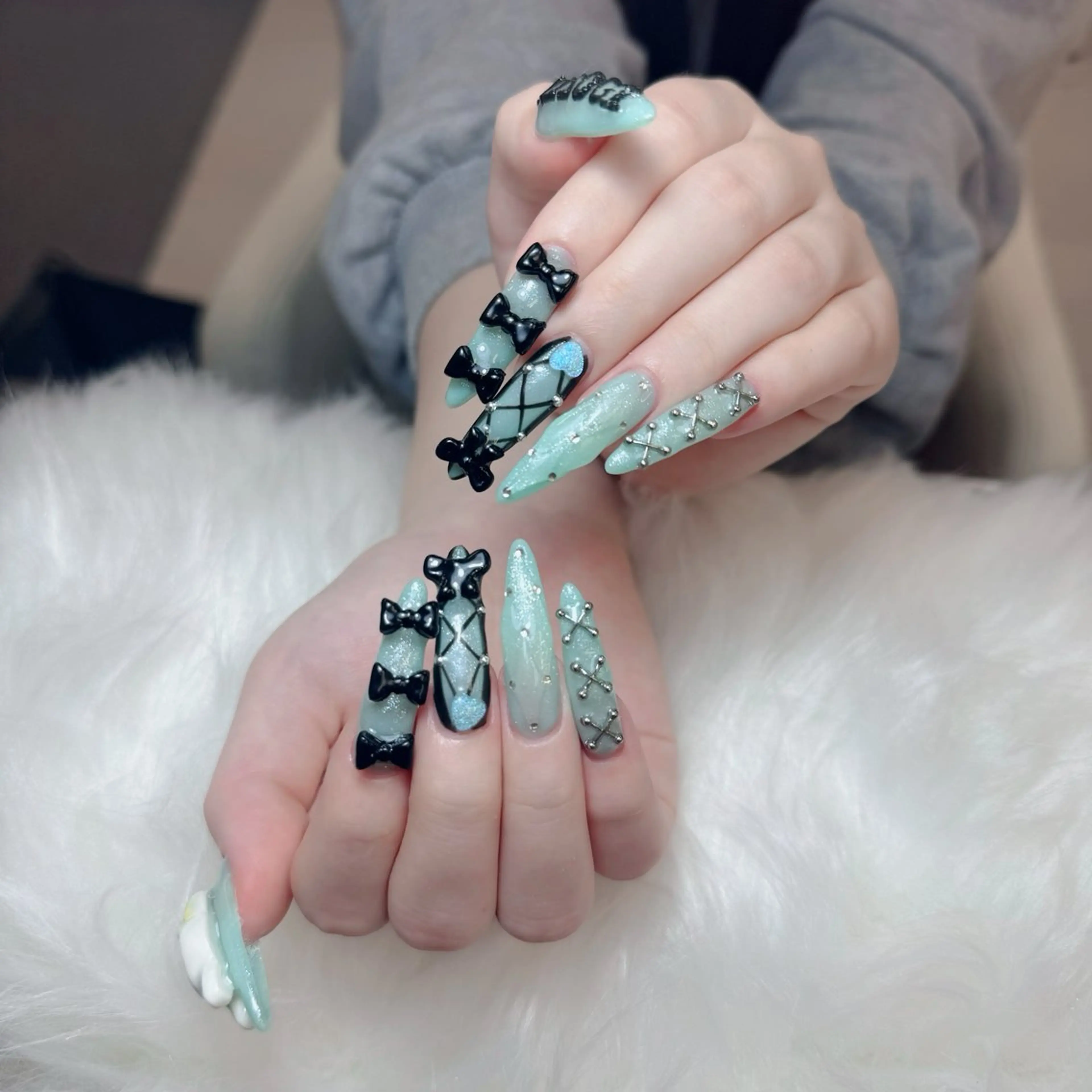 ネイル ジェルネイル 韓国ネイル マグネットネイル ネイルチップ 冬ネイル Lenie Nail Salonのネイルデザイン