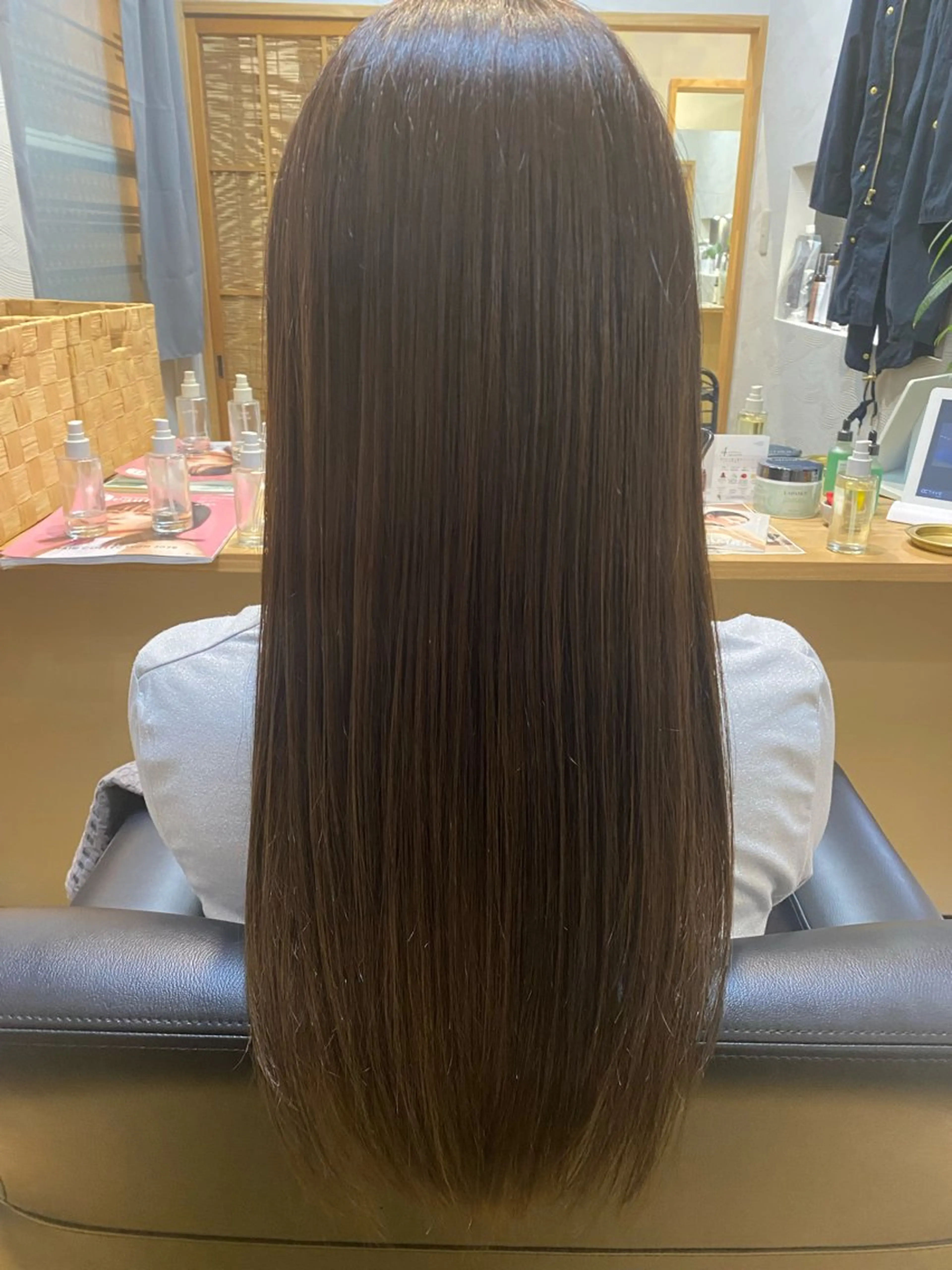 ロング 縮毛矯正・髪質改善専門店　髪屋こころ　東川口店所属・いばやし たかひろのヘアスタイル