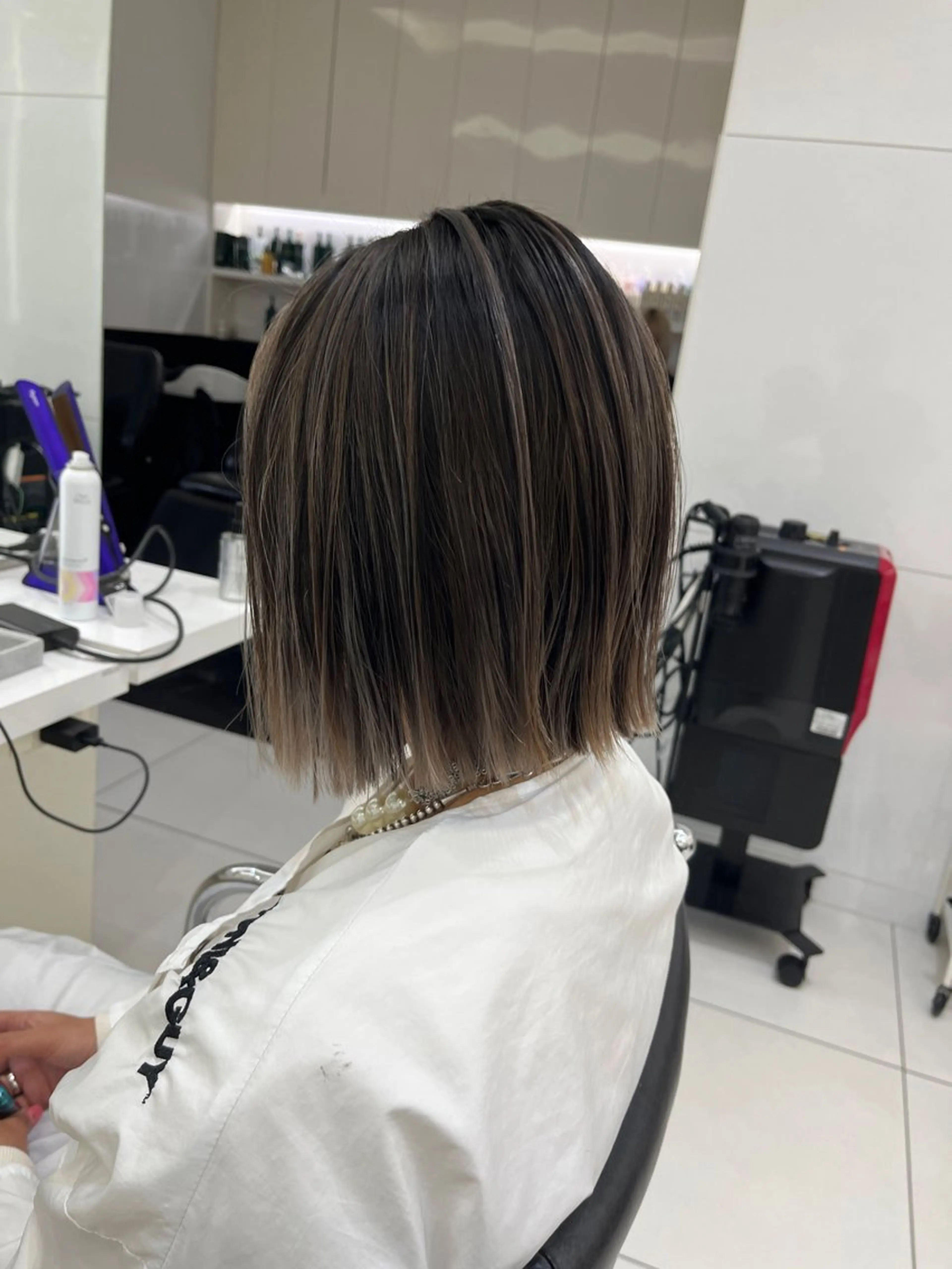 ミディアム 白髪ぼかしモデル募集 赤岡翔太のヘアスタイル