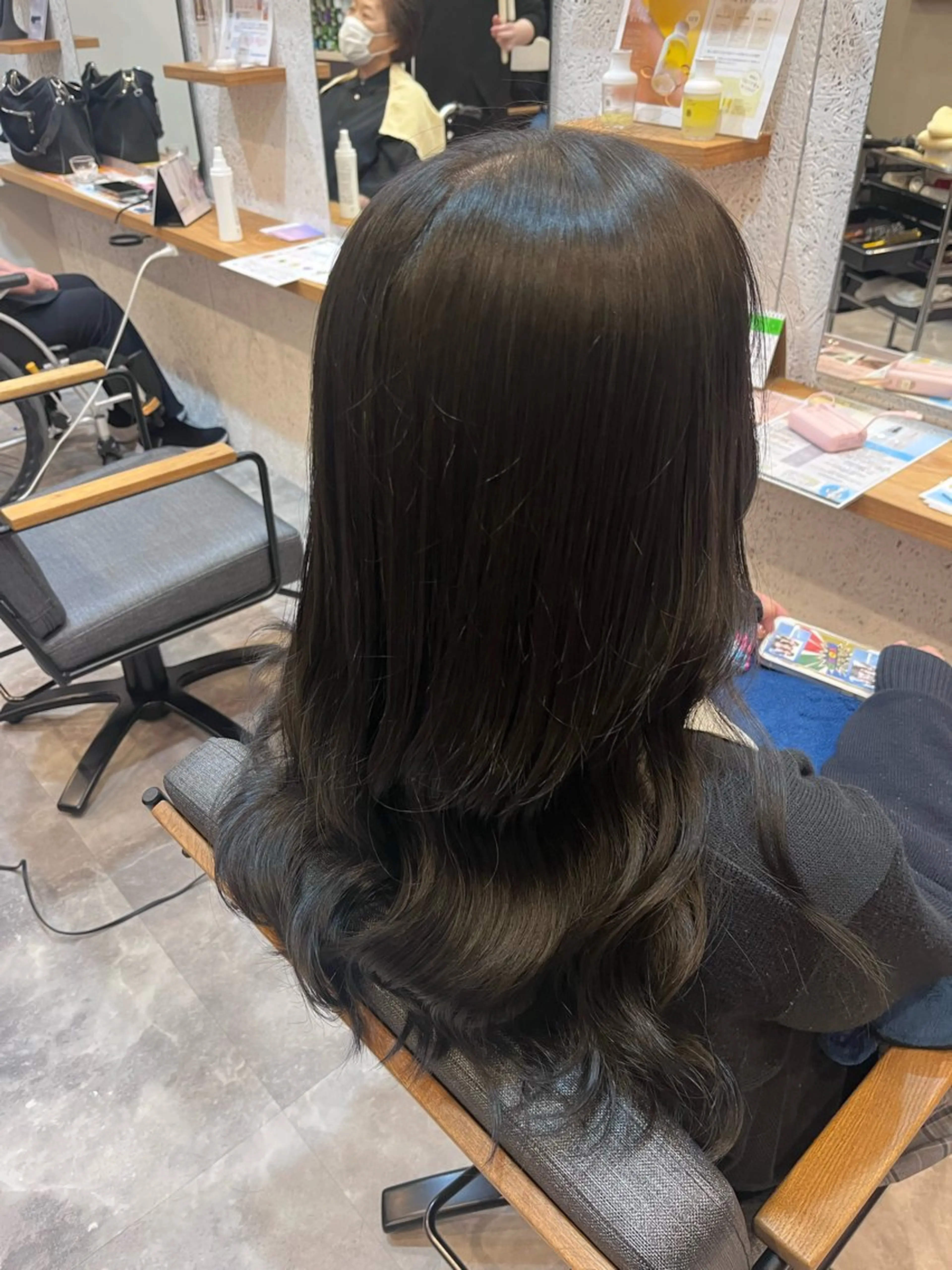 ロング カラー アッシュ アッシュブラウン ブラウンカラー ヨシンモリ カット ヘアカラー ロングレイヤー 🤍山内　飛鳥🤍のヘアスタイル