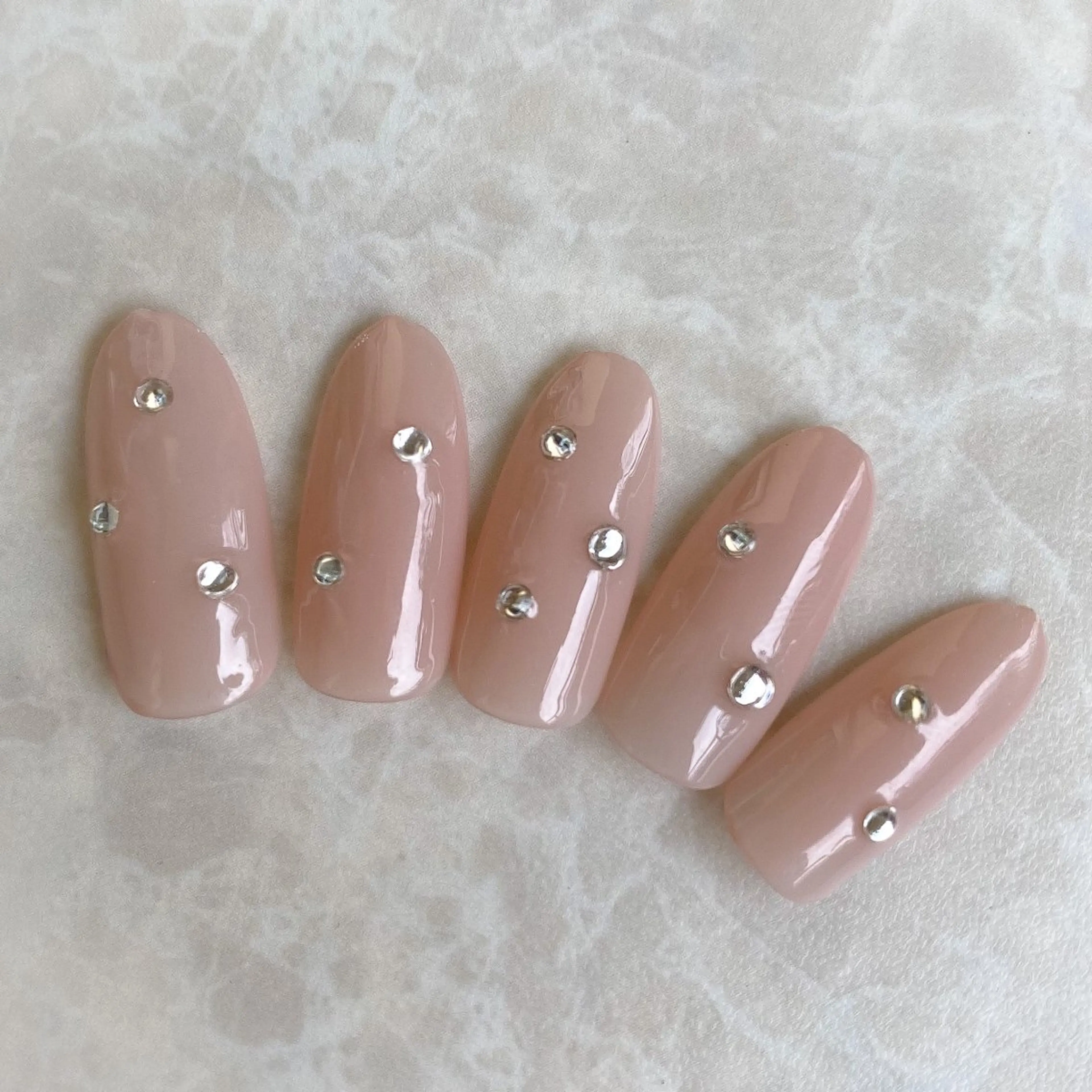 ネイル アートネイル シンプルネイル muguet🎀 chikaのネイルデザイン