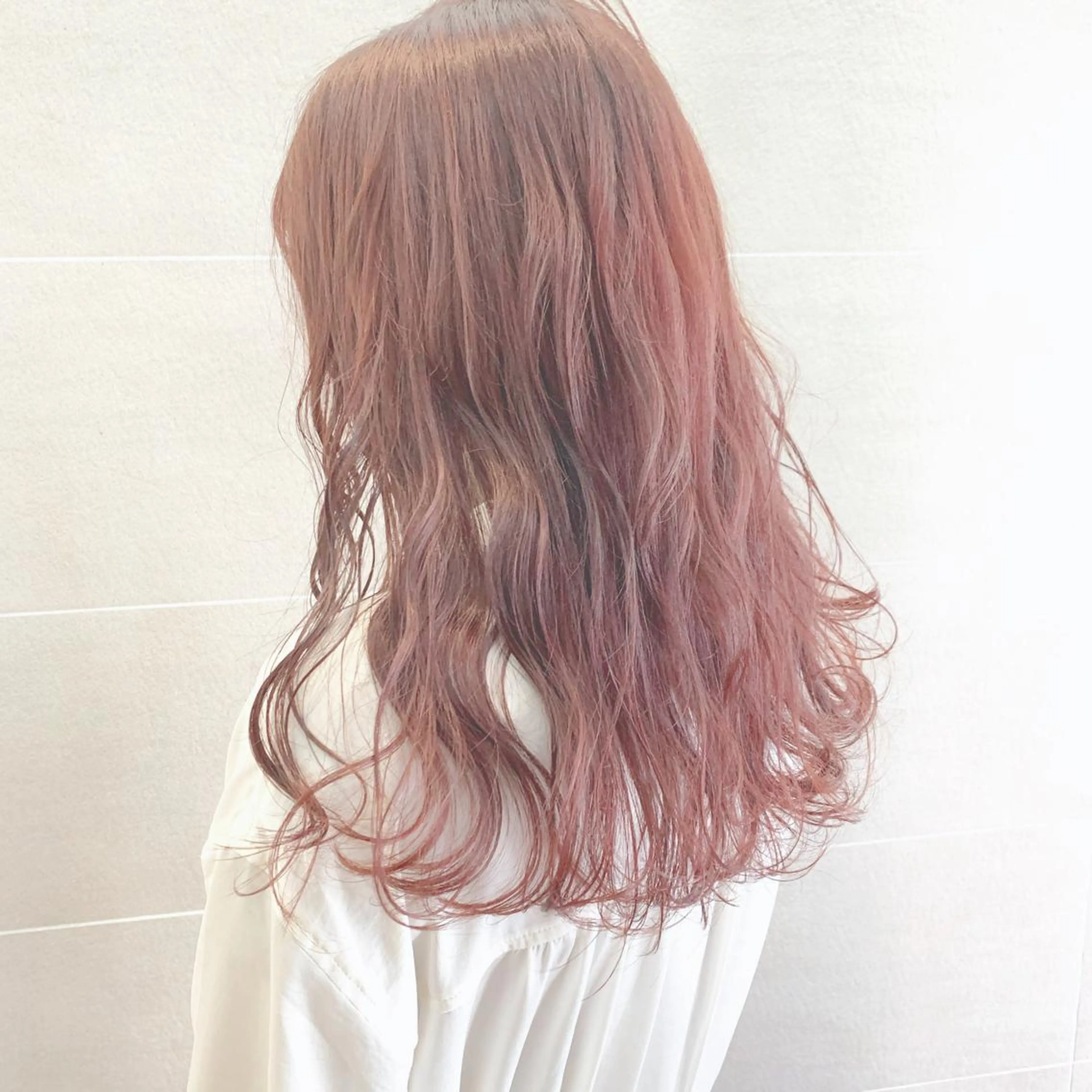 カラー ブリーチ ブリーチなしカラー SALOWIN横浜所属・ﾚｲﾔｰ.ﾍｱｾｯﾄ 🤍宮本しおりのヘアスタイル