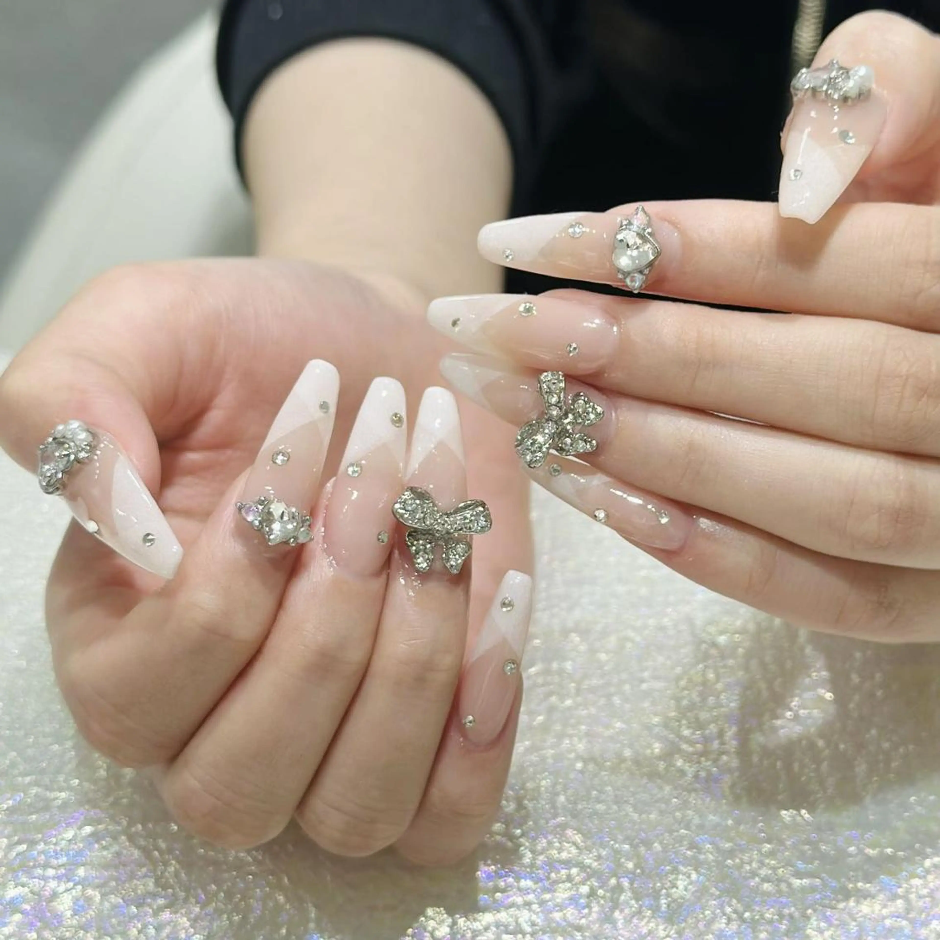 ネイル アートネイル 長さ出し ネイルチップ Queens momoのネイルデザイン