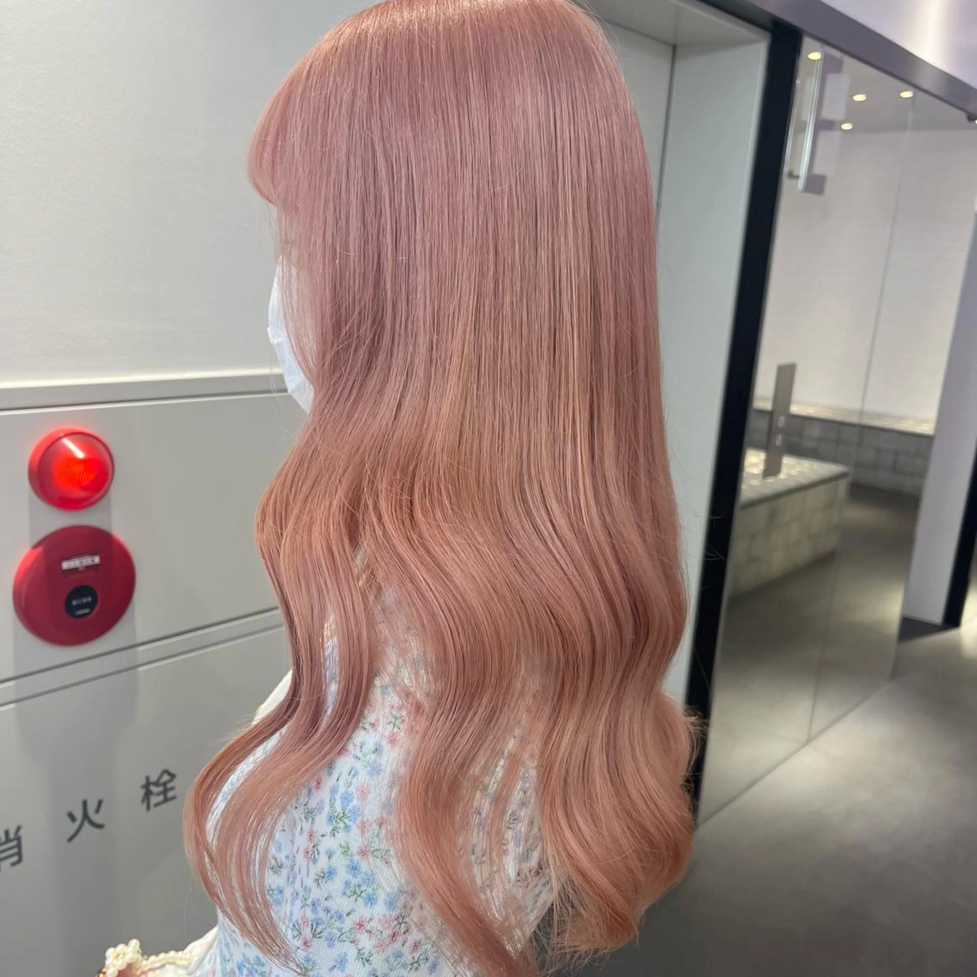 ロング カラー ベージュカラー ブリーチ ブラウンカラー ケアブリーチ ラベンダーカラー レイヤー×グレージュ /ピンク🩷mioのヘアスタイル