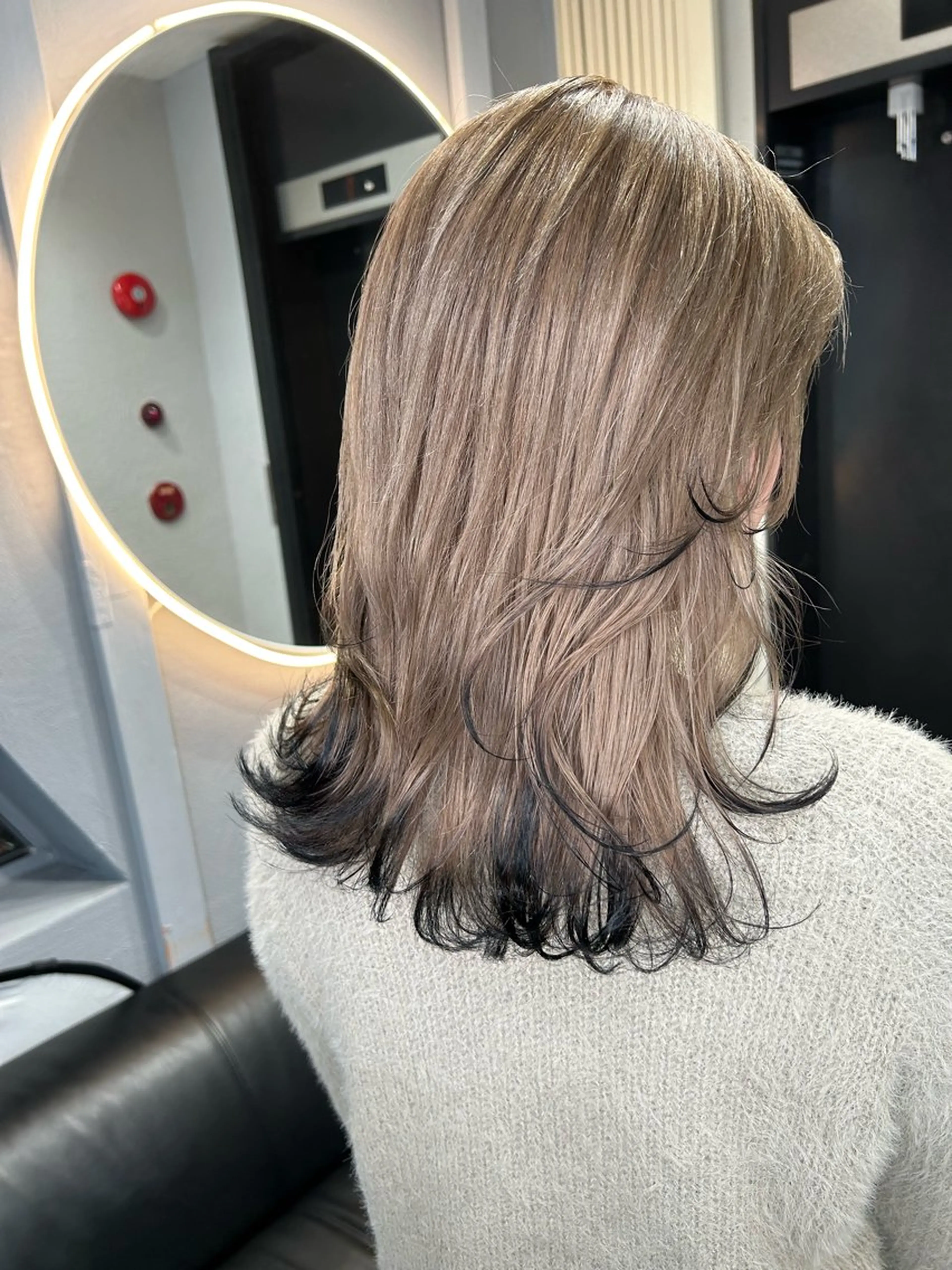 セミロング カラー ベージュカラー 黒髪 Giselハヤシ ケンタのヘアスタイル