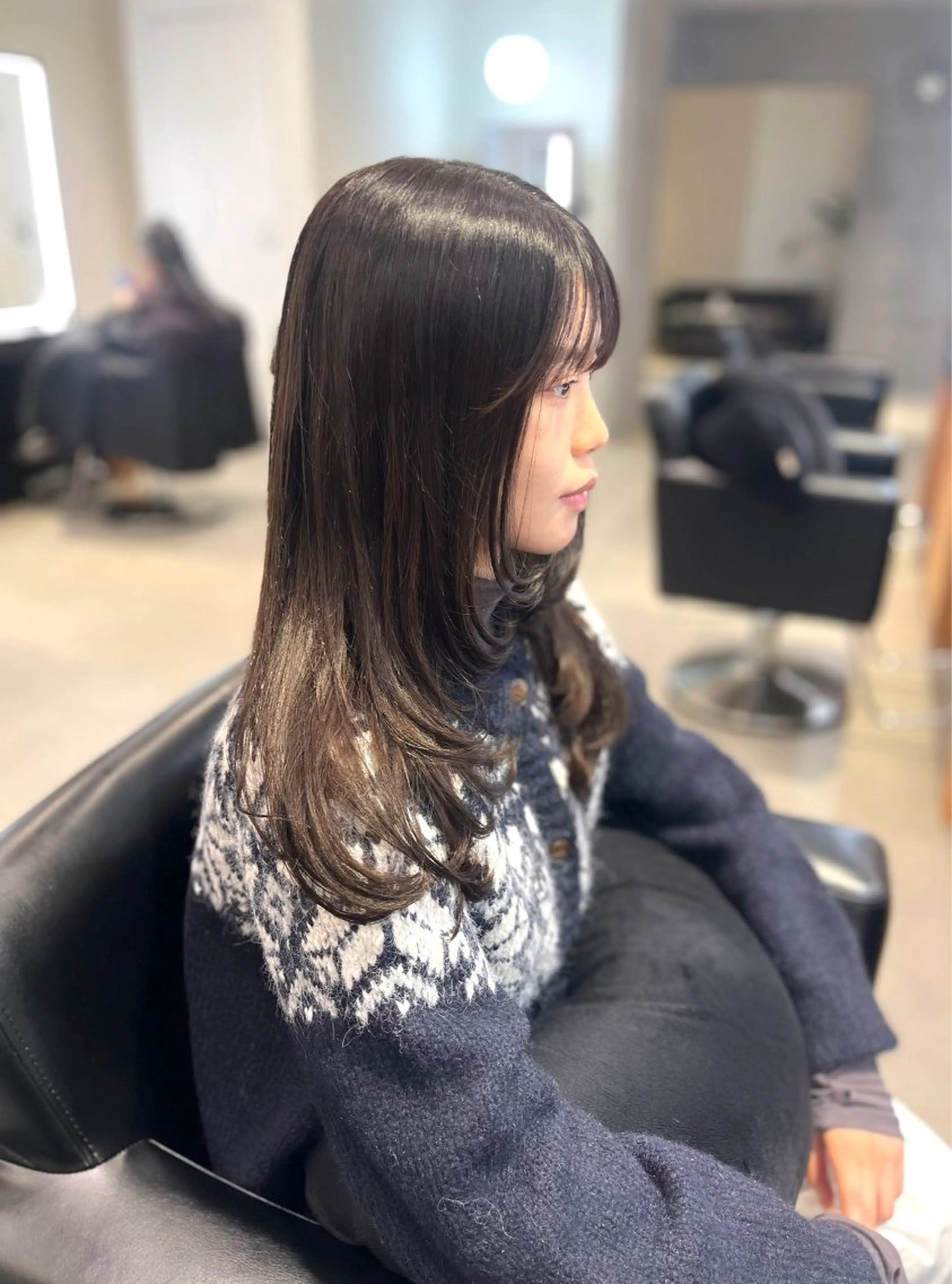 セミロング 顔まわりレイヤー 顔周りカット レイヤーカット カット AYU (ému) 伏見/髪質改善のヘアスタイル