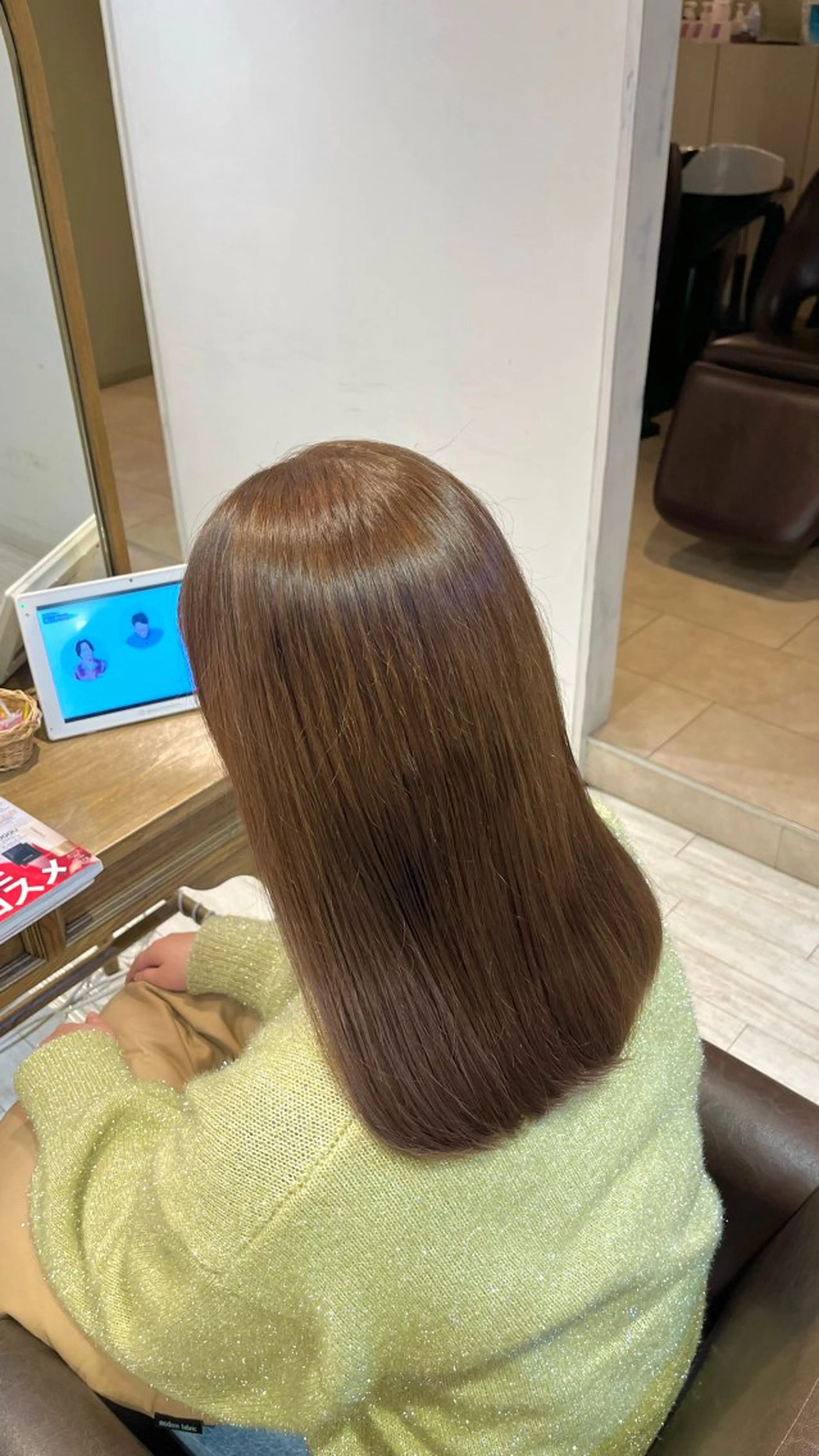 セミロング カラー ベージュカラー 杉浦 悠月のヘアスタイル