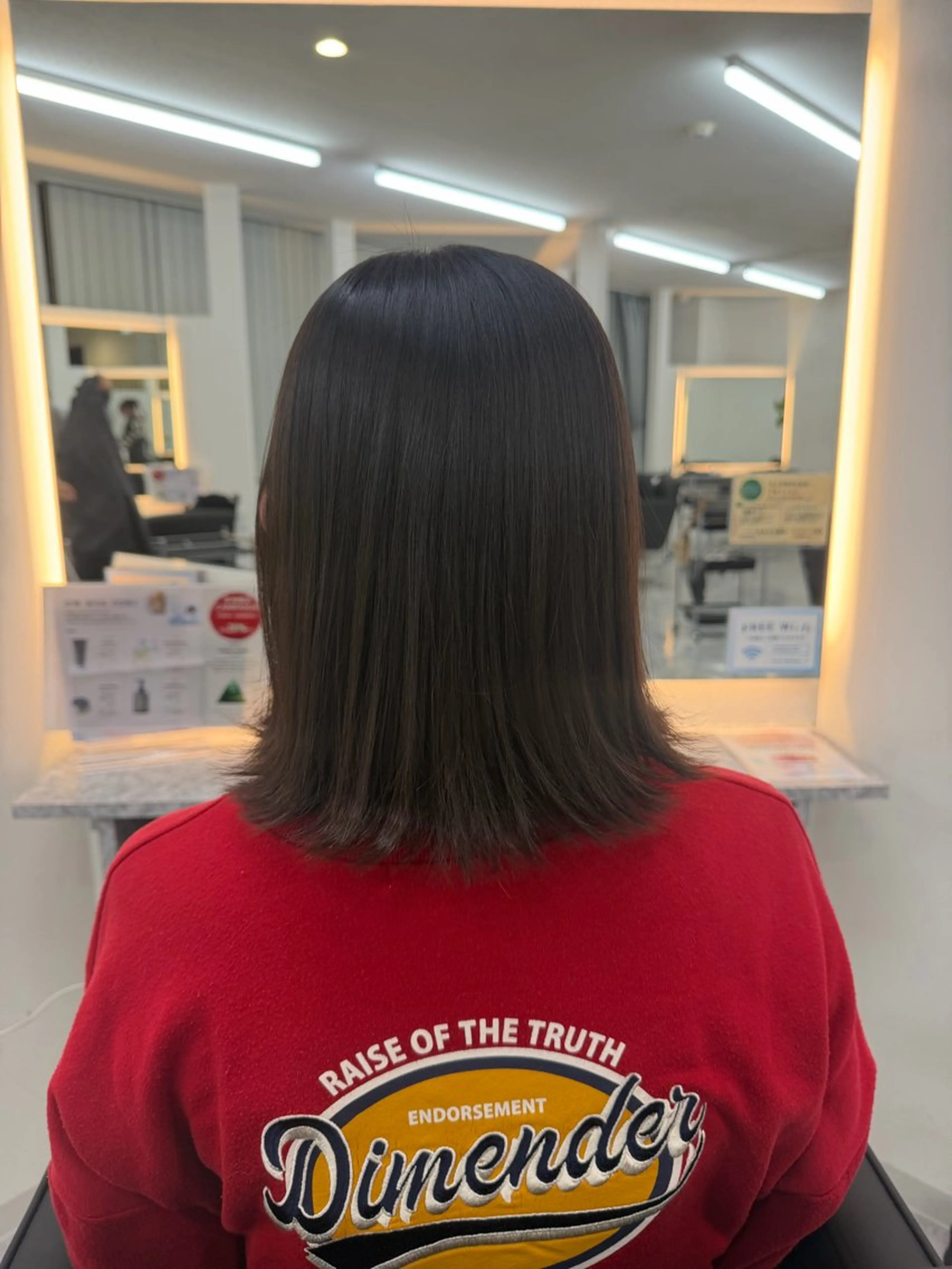 ミディアム 外ハネヘア 骨格／顔型／診断／ 伏見／飯味 華菜のヘアスタイル