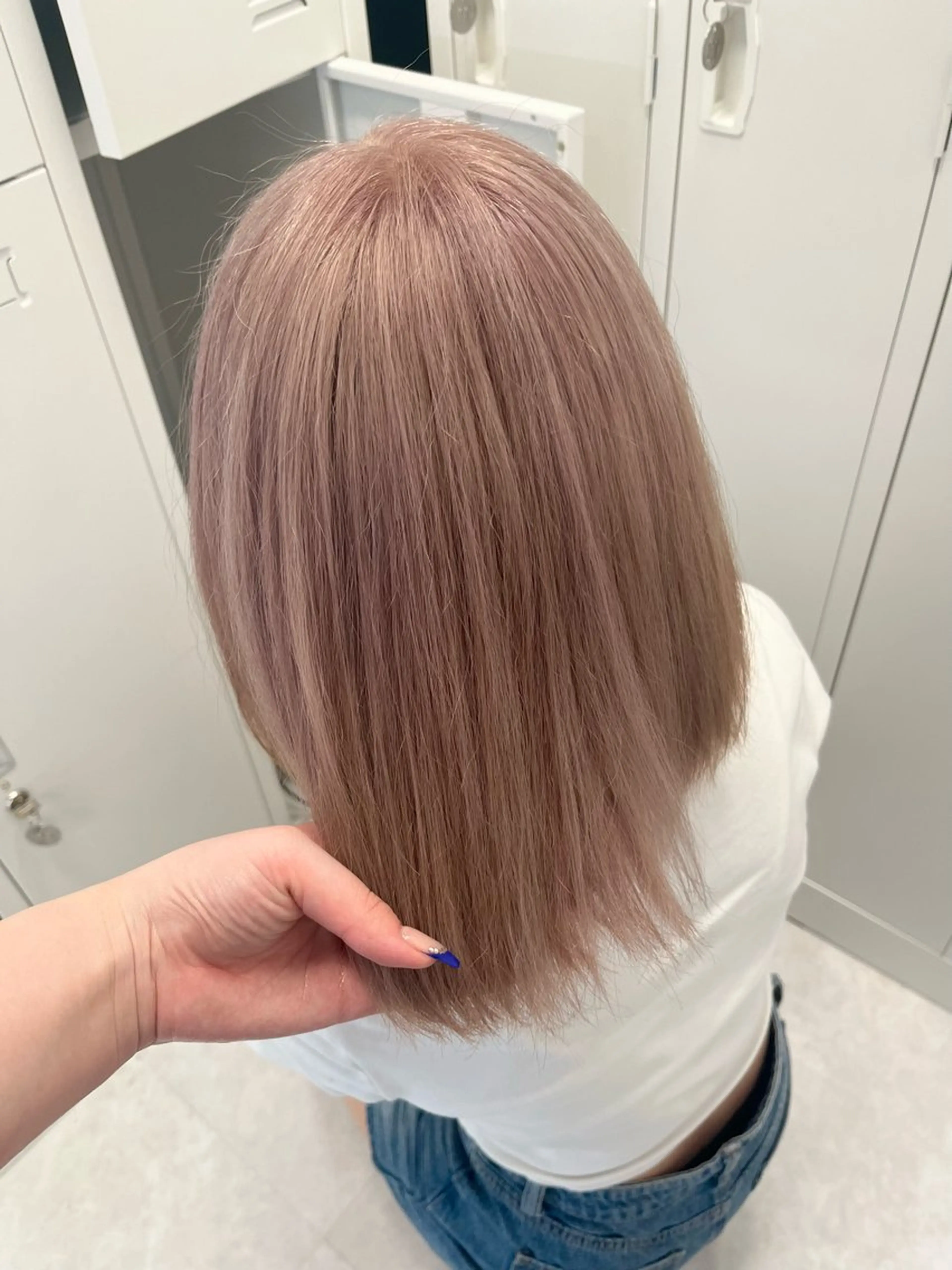 ミディアム カラー ハイトーン/心斎橋 🌙イツキのヘアスタイル