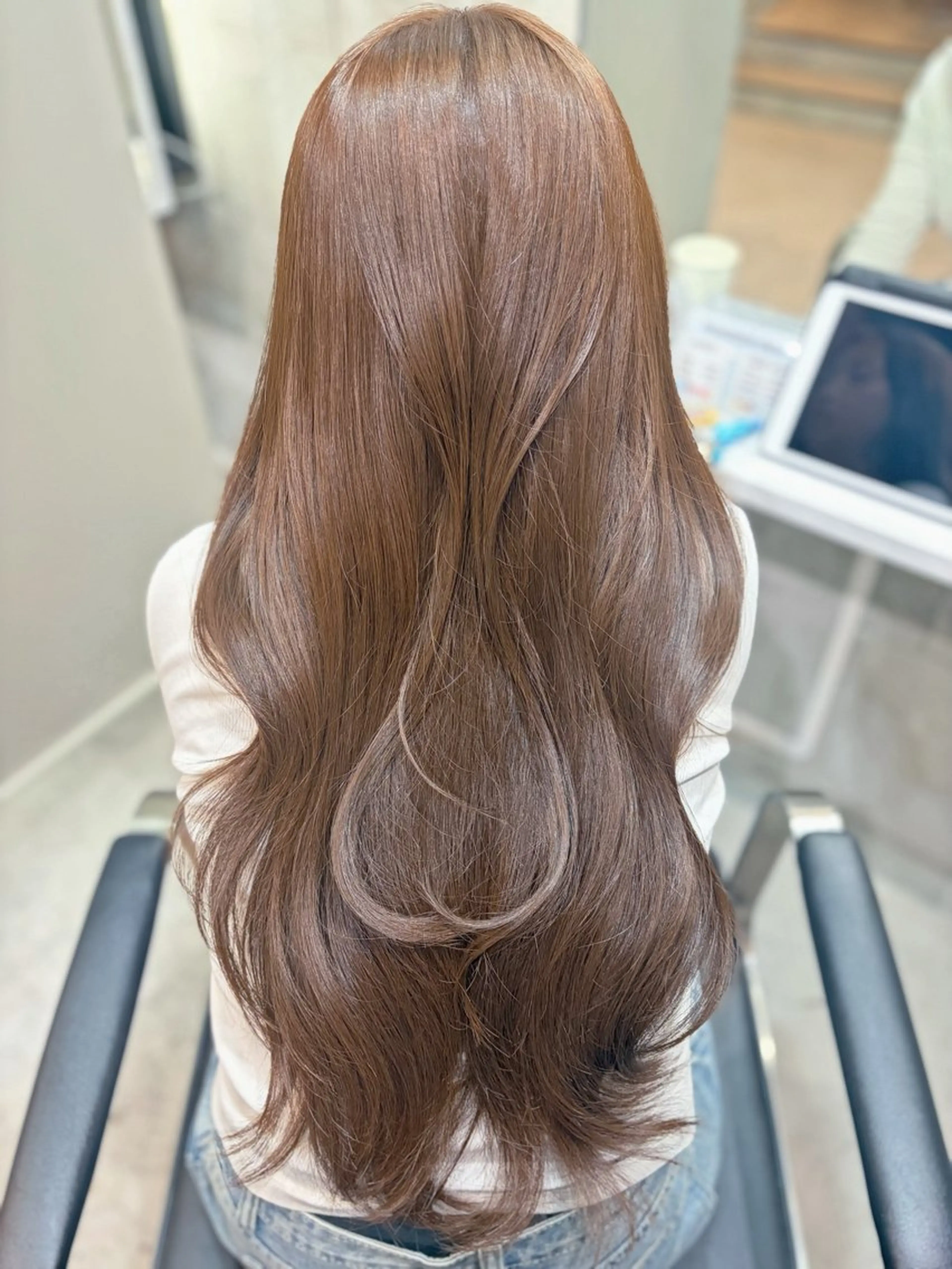 ロング カラー ベージュカラー 透明感カラー ロング ヘアカラー 池田 華怜のヘアスタイル