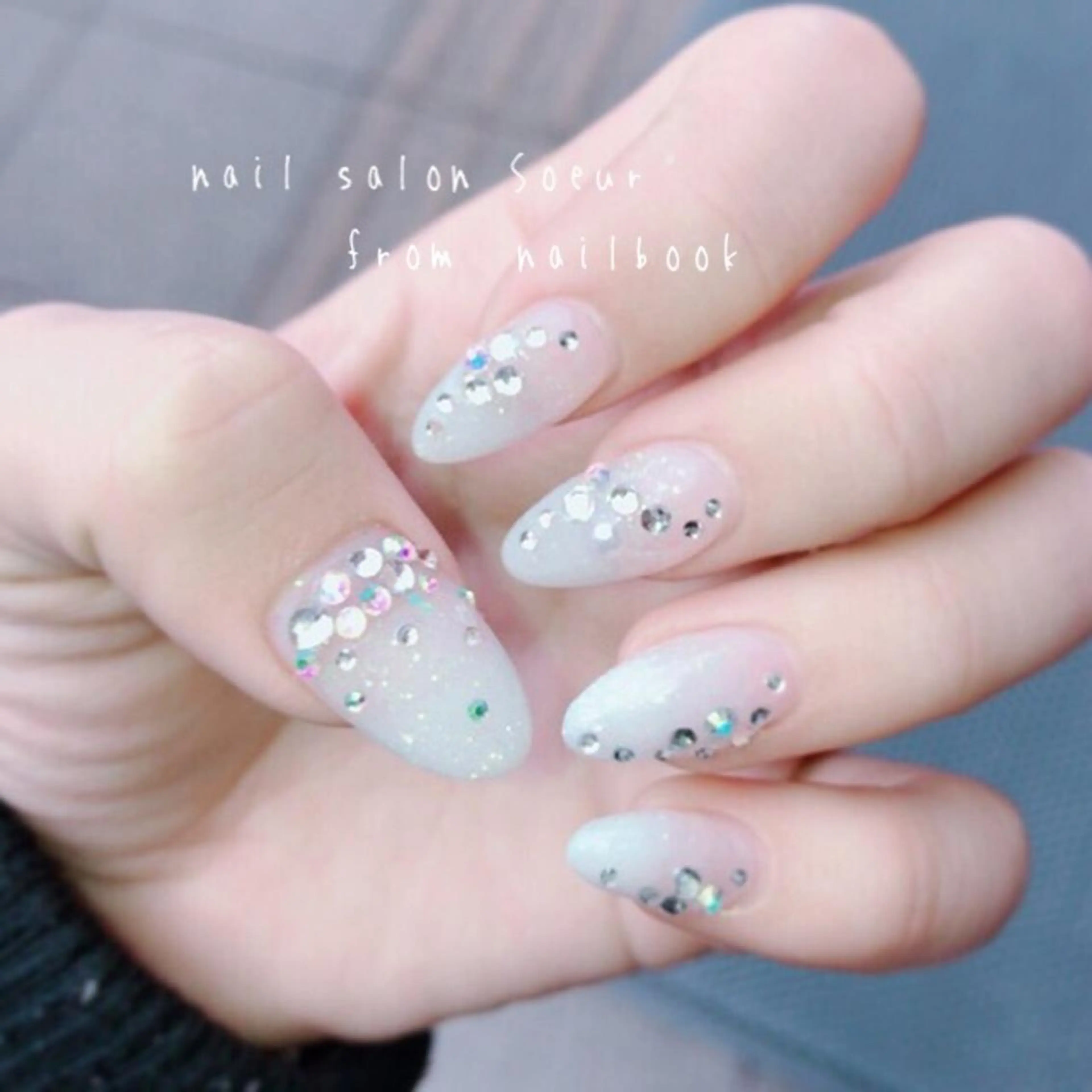 ネイル グラデーション ラメ(グリッター) ラメグラデーション スカルプネイル ホワイト ハンドネイル nail salon Soeurのネイルデザイン