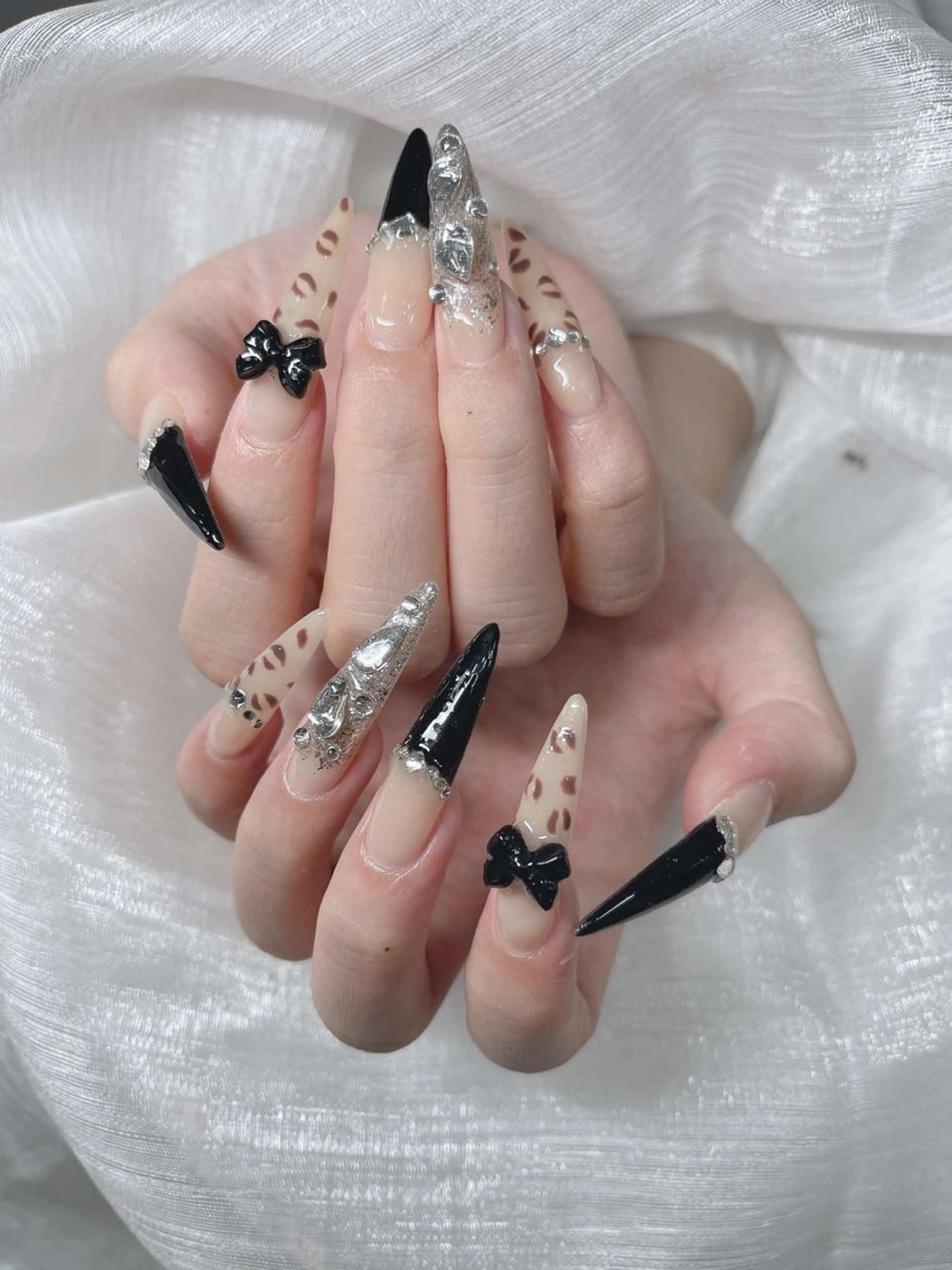 ネイル ハンドネイル Lee Nailsのネイルデザイン