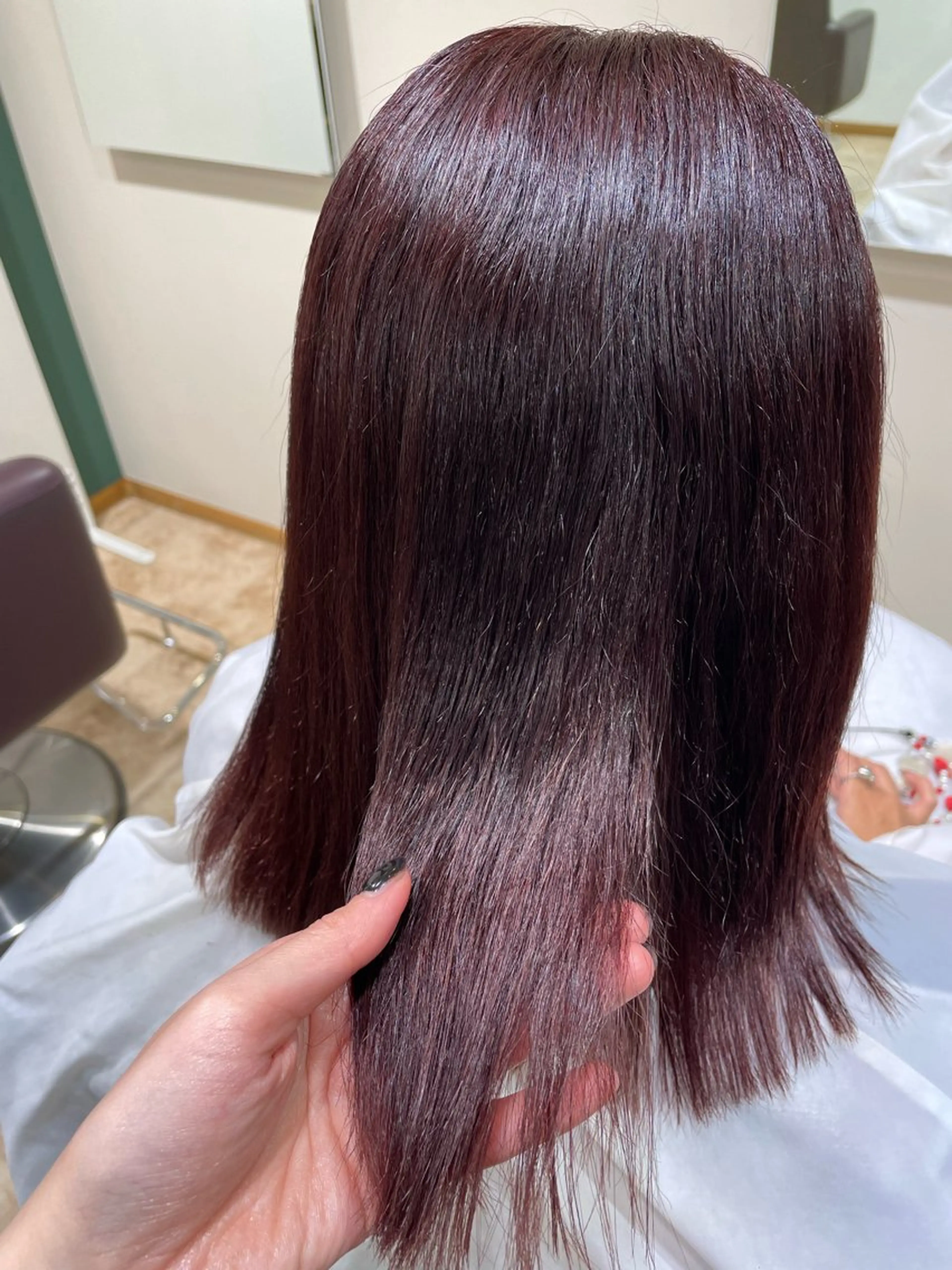 カラー ブリーチ ボルドーカラー ブリーチなしカラー かすみ  ︎︎のヘアスタイル