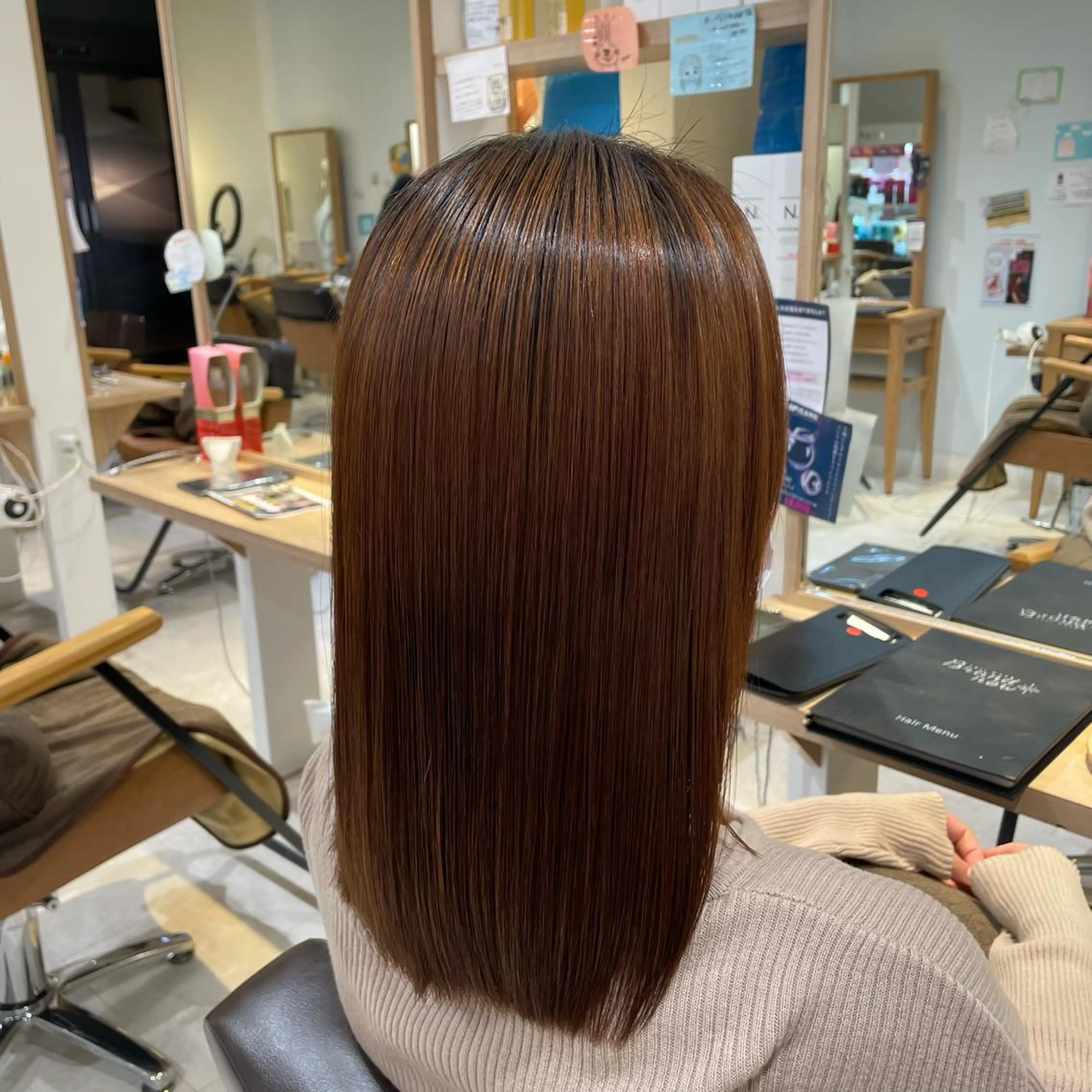 ミディアム パーマ ヘアカラー トリートメント 心斎橋/ブリーチなし 髪質改善/レイヤーのヘアスタイル