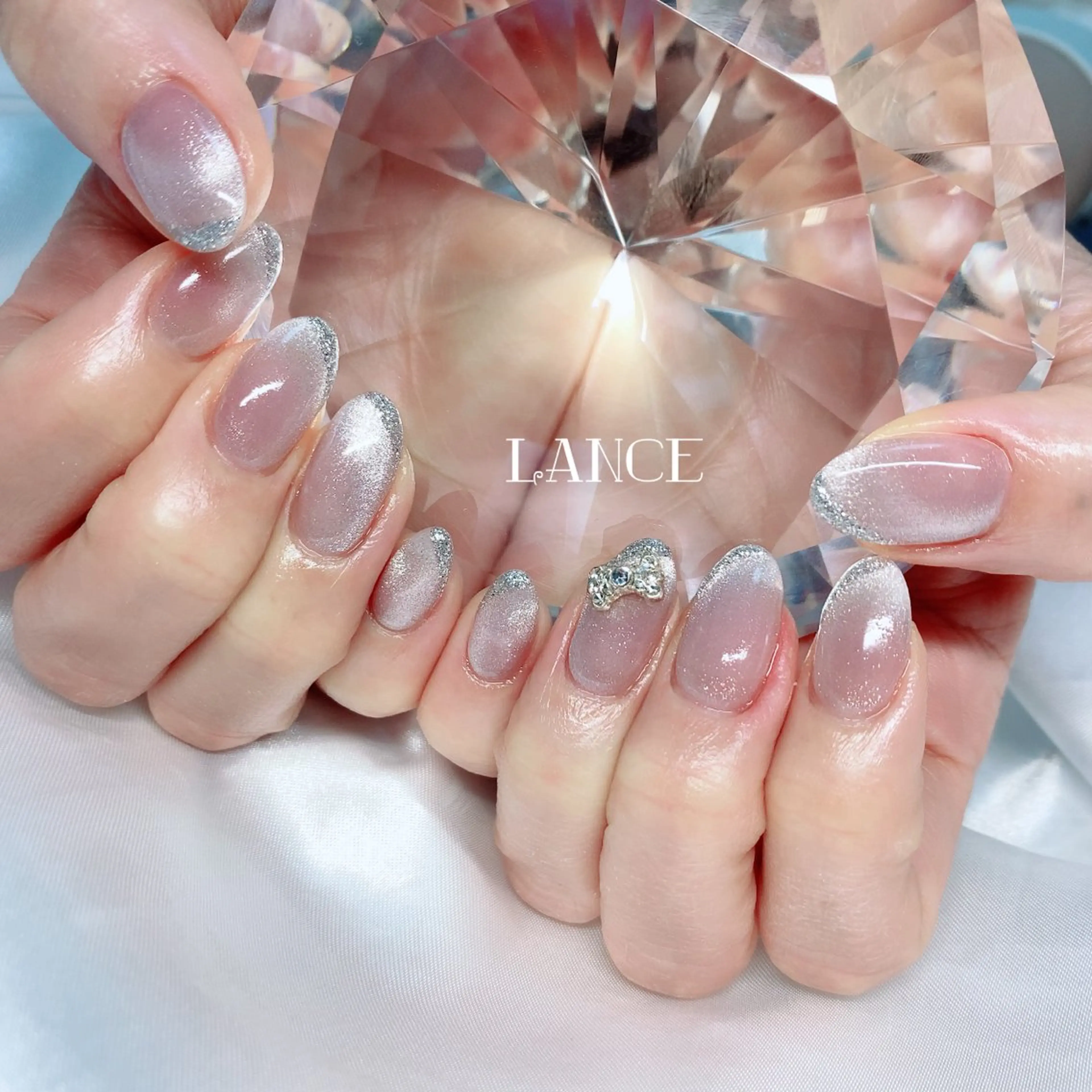 ネイル オーロラネイル フレンチネイル グラデーション キラキラネイル 韓国ネイル ハンドネイル Lance nailのネイルデザイン