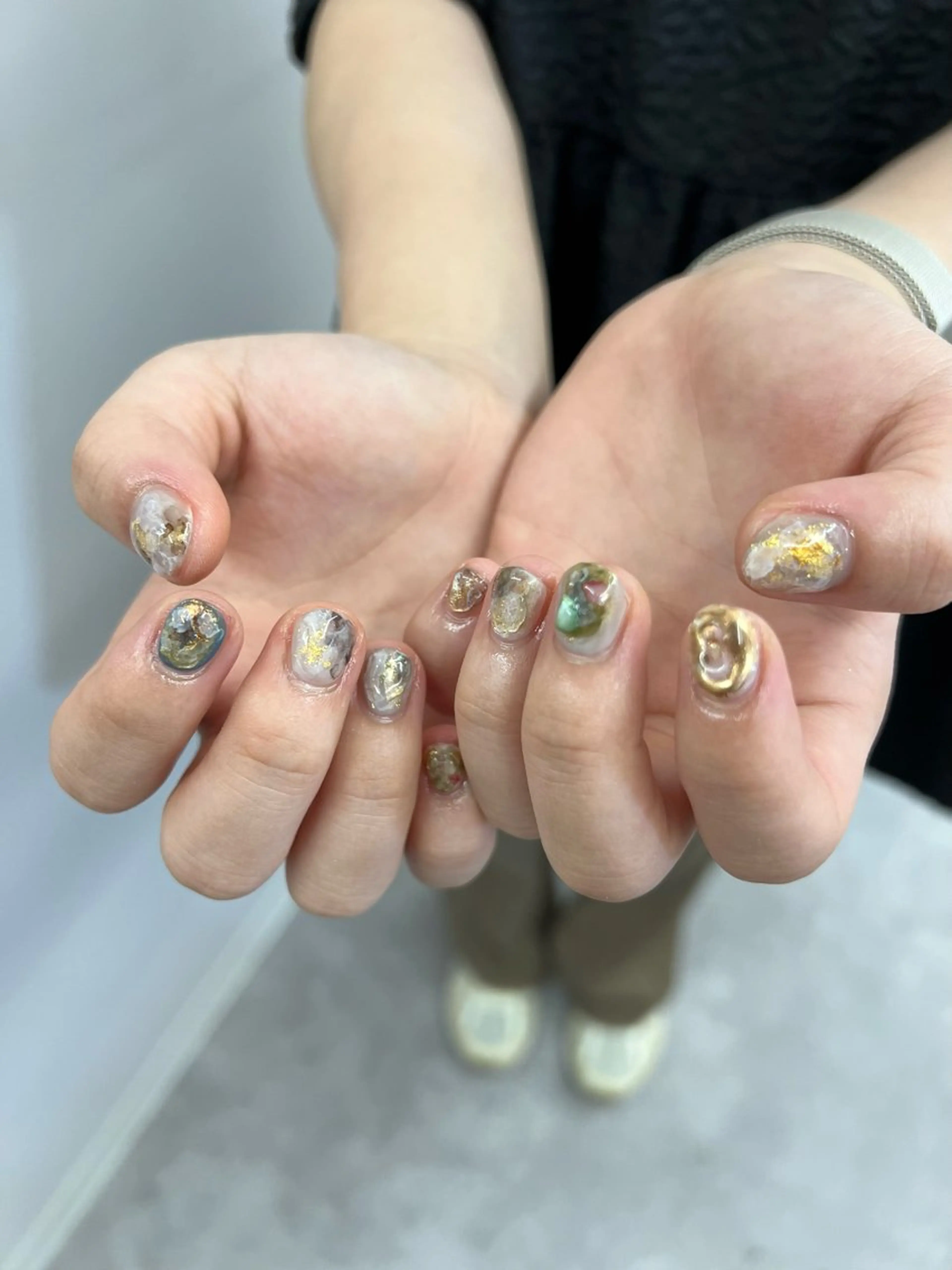 ネイル ジェルネイル ゴールド マグネットネイル ニュアンスネイル パラジェル ハンドネイル ハンドケア Bana_ Nailのネイルデザイン