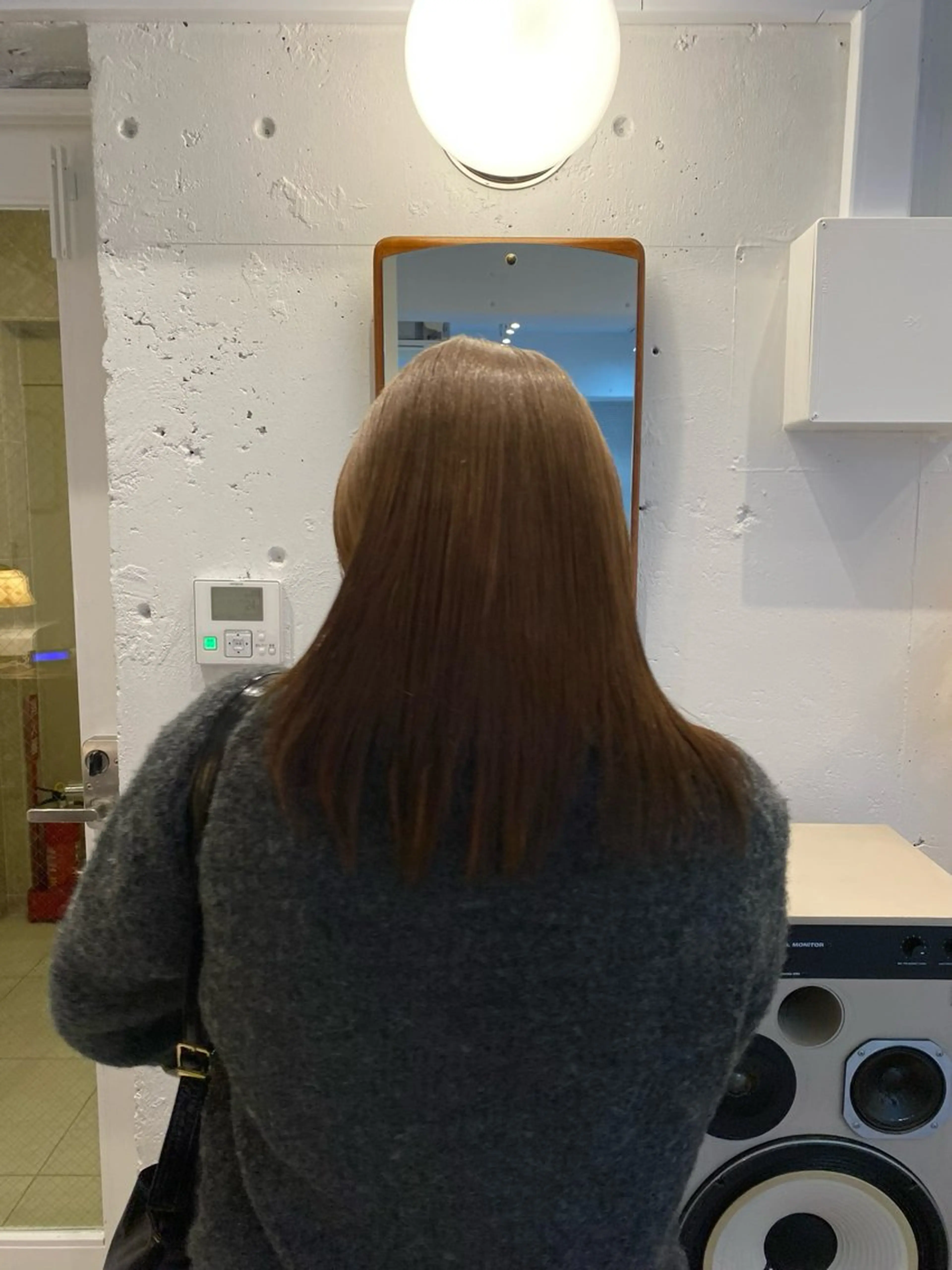 ミディアム カラー ベージュカラー ミルクティーベージュ ヘアカラー ユナ/ダブルカラー ベージュ ボブカットのヘアスタイル