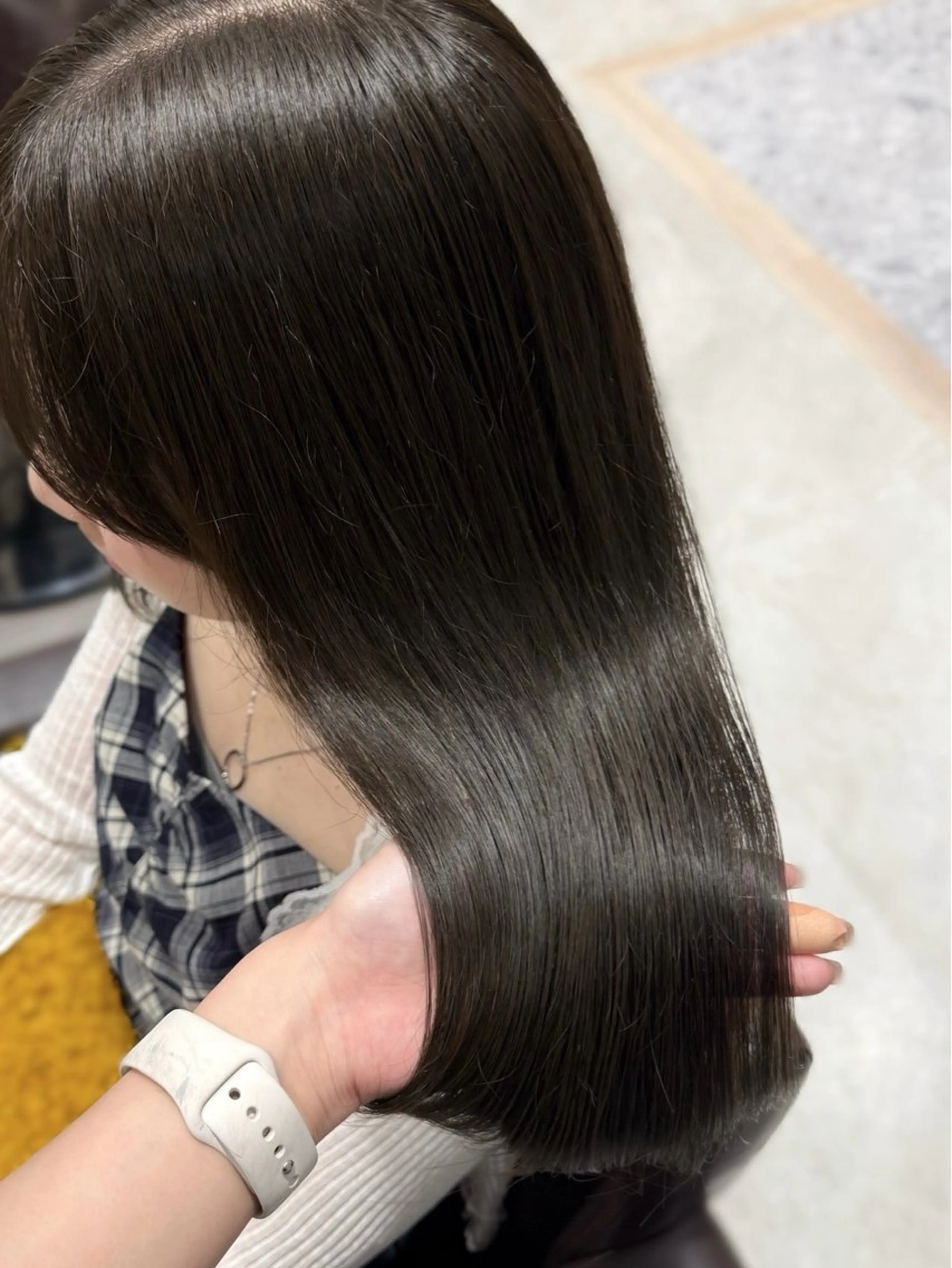ミディアム カット ヘアカラー トリートメント レイヤー/ワンホン 🤍wakaのヘアスタイル
