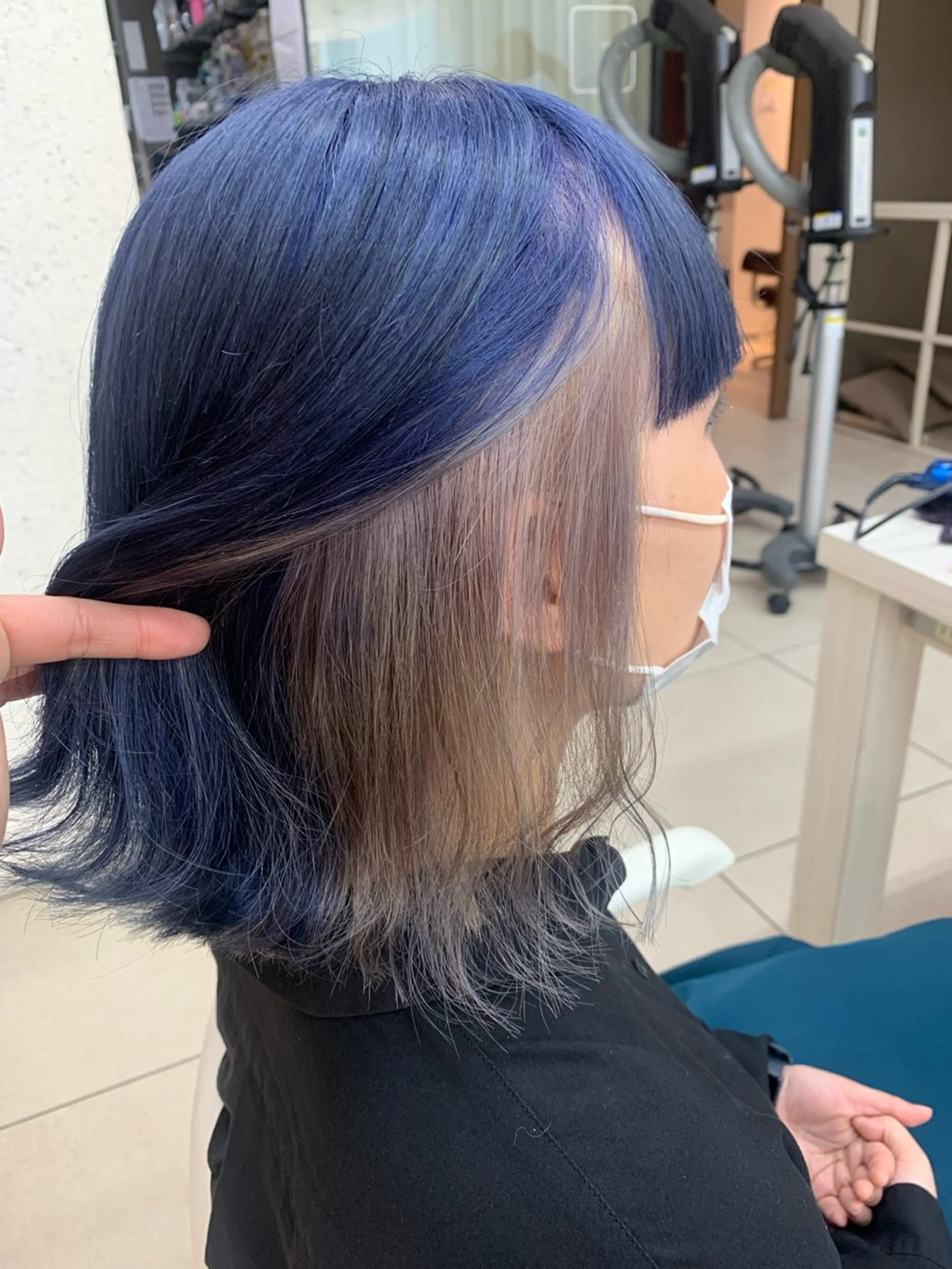 ミディアム カラー アッシュ グレージュ インナーカラー ネイビーカラー ヘアカラー トリートメント ✂︎レディース のメンズカット屋さんのヘアスタイル