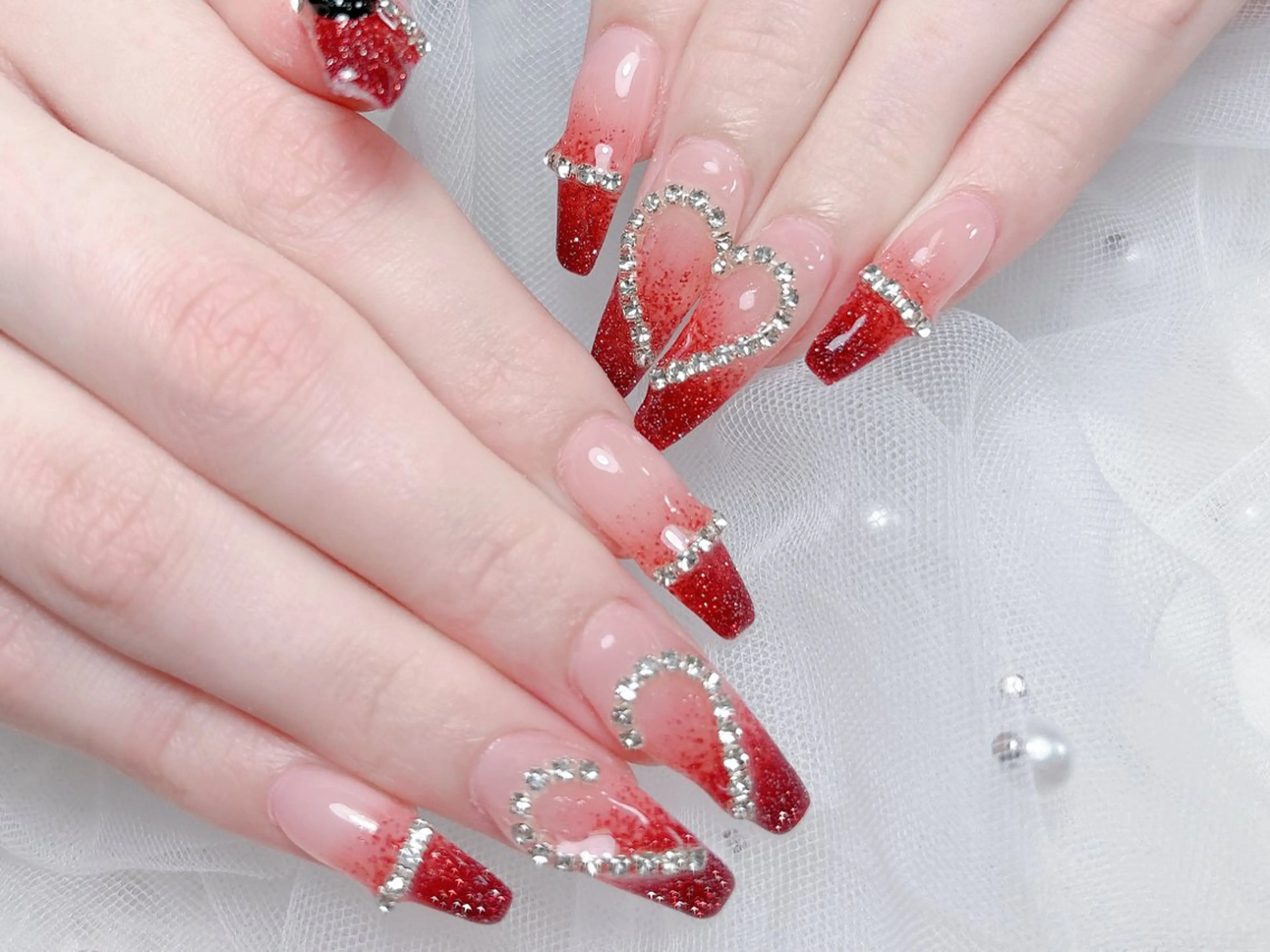 ネイル 成人式 ロングネイル マグネットネイル 大理石ネイル(マーブル) リボン ハンドネイル MoMoA Nail ネイル長さ出し専門店のネイルデザイン