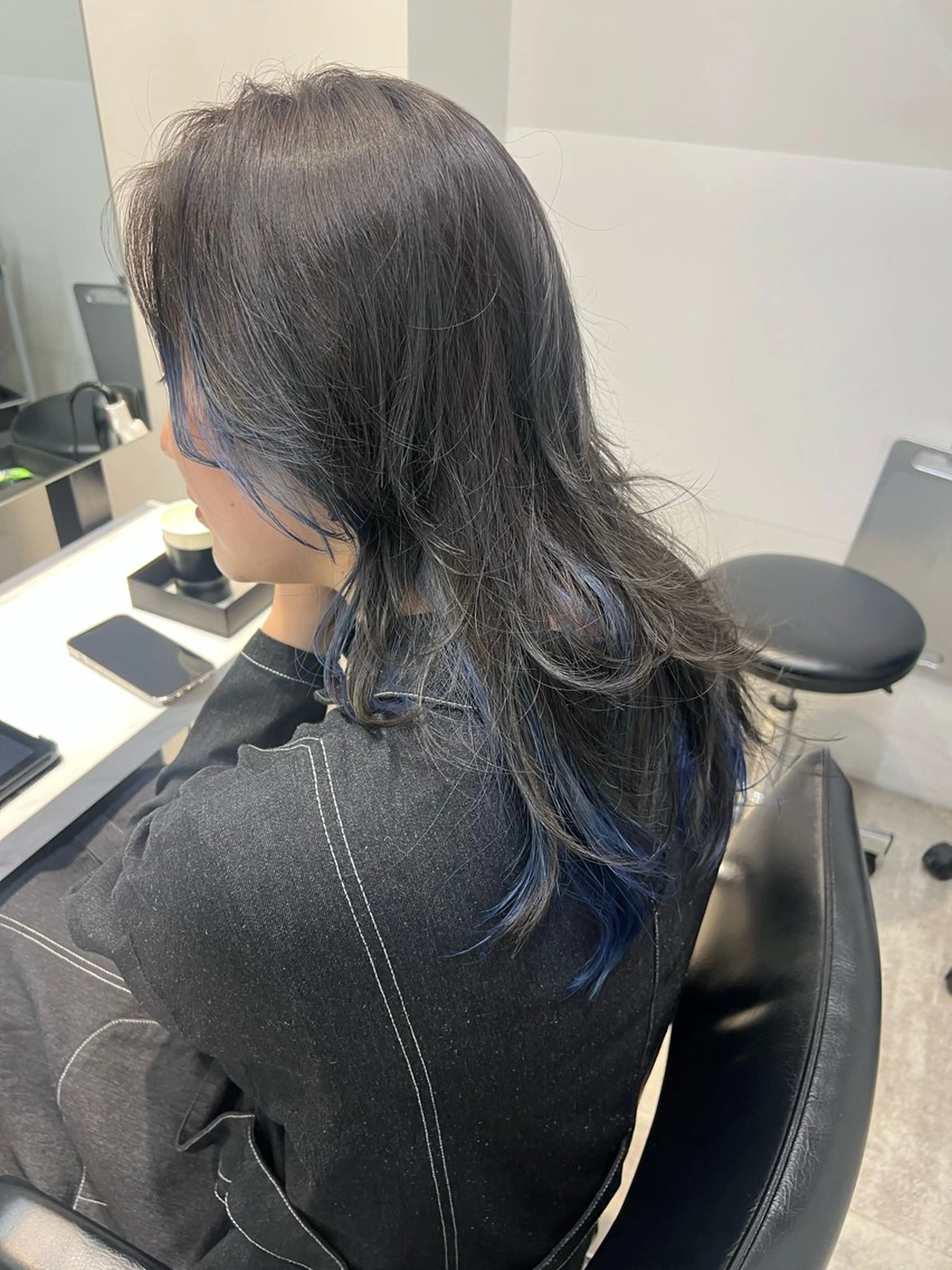 ロング カラー インナーカラー ロング ウルフカット カット ヘアカラー トリートメント ウルフレイヤーカット /チヒロのヘアスタイル