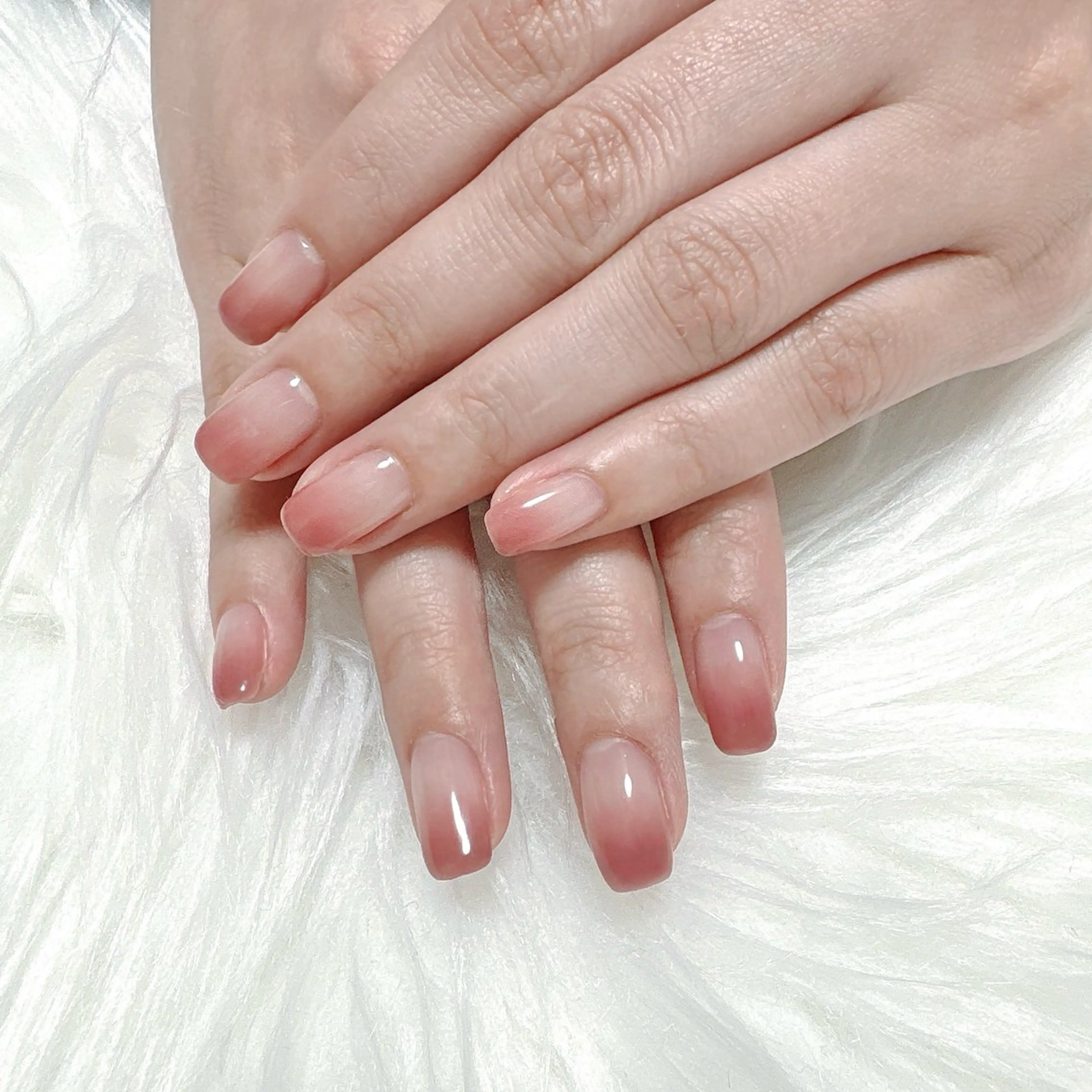 ネイル ジェルネイル グラデーション ピンク シンプルネイル Total Beauty Salon Charlme所属・【早朝・深夜🉑】 Charlmeのネイルデザイン