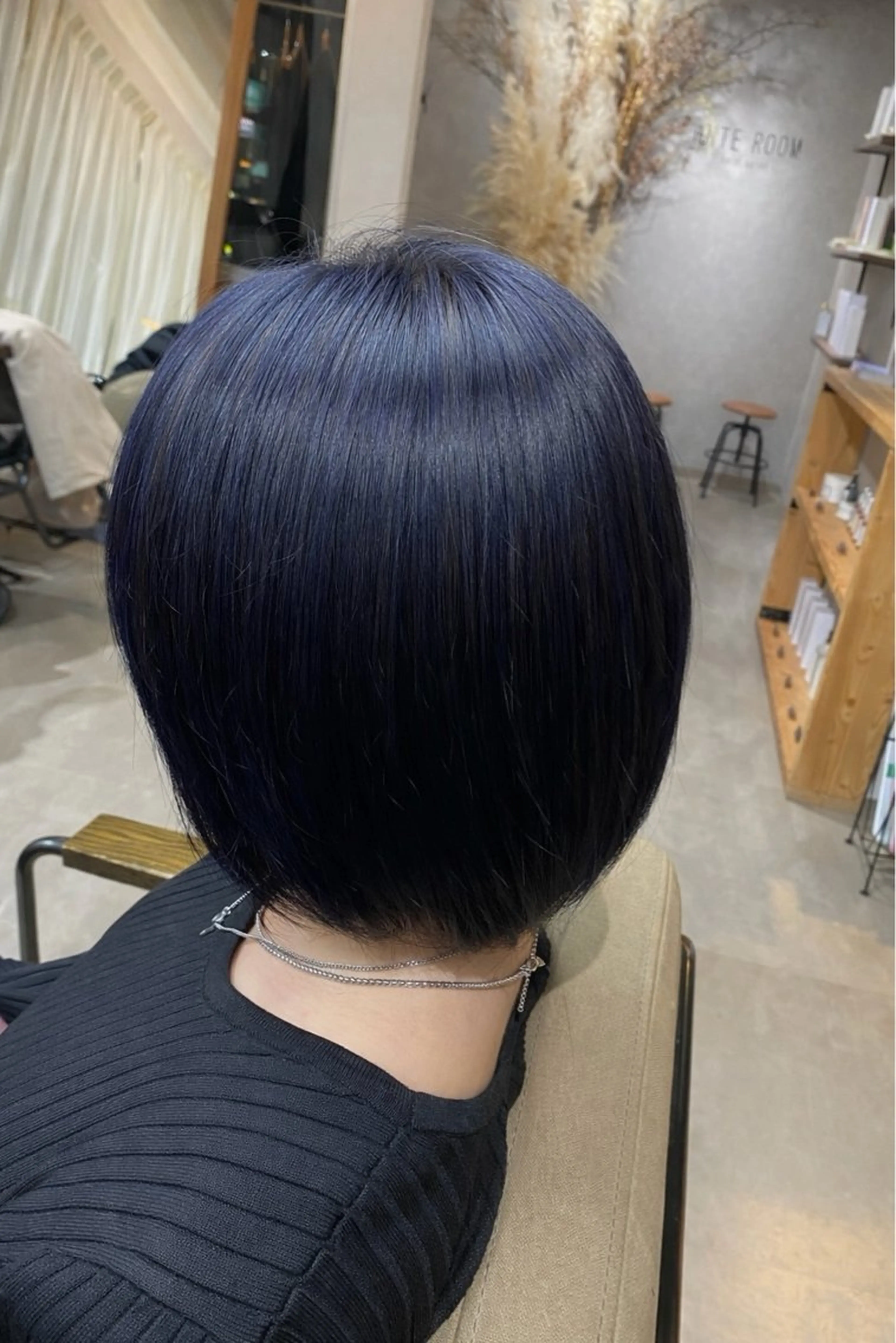 カラー 黒髪 ブルーカラー ブルーブラック ヘアカラー 吉田 暸のヘアスタイル