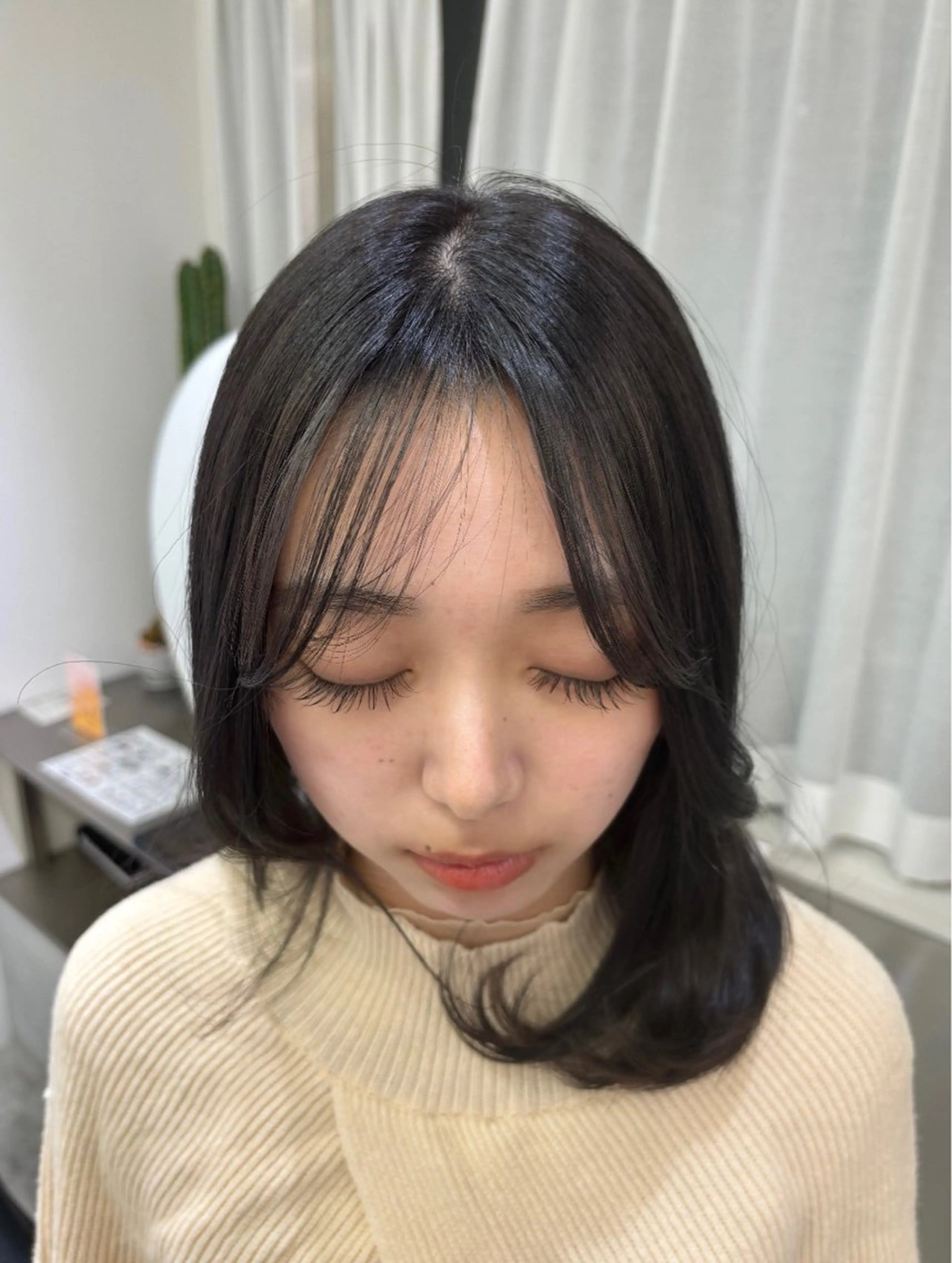マツエク・マツパ 安達 萌花のヘアスタイル