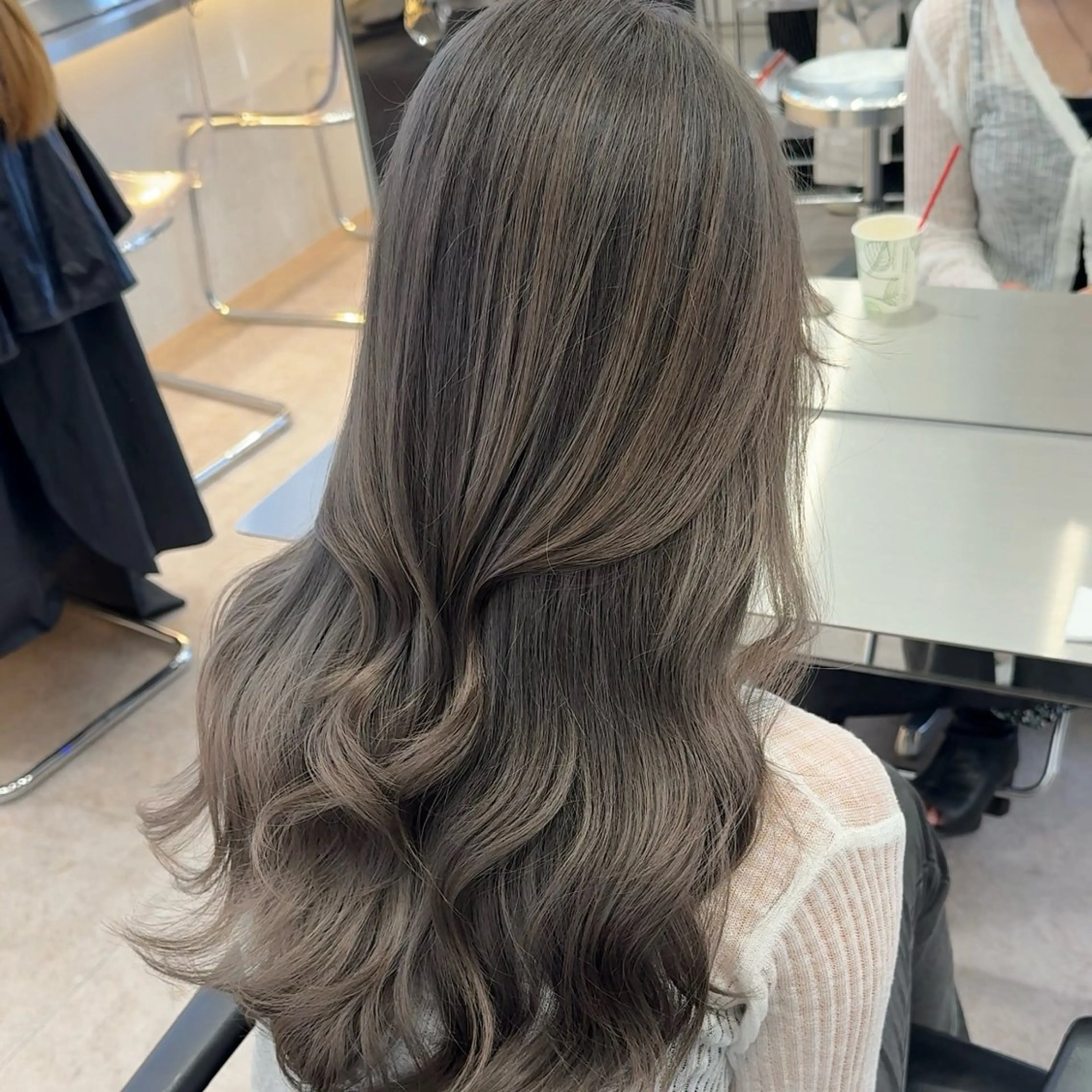 ロング ヘアカラー ミルクティーベージュ /sara💛のヘアスタイル